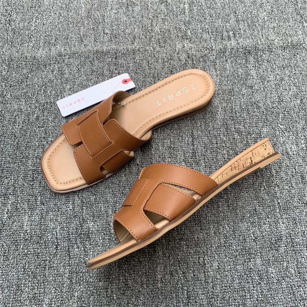 2024 New Women's Slippers Summer Super Hot Internet Celebrity Fairy Home and Outdoor Flat Fashion Classic Women's sandals