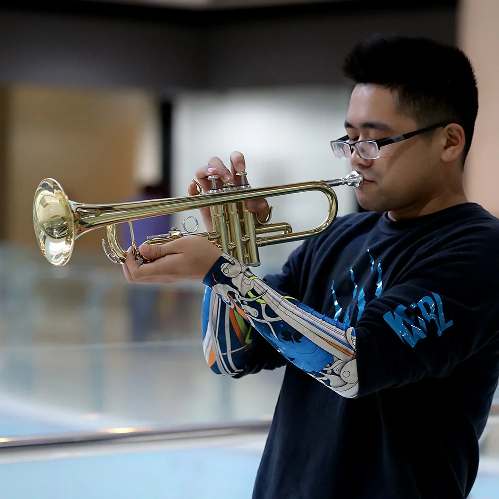 

Hobbies Trumpet Bb Flat Brass Gold-painted Exquisite Musical Instrument with Mouthpiece Gloves Strap Case B Flat Trumpet