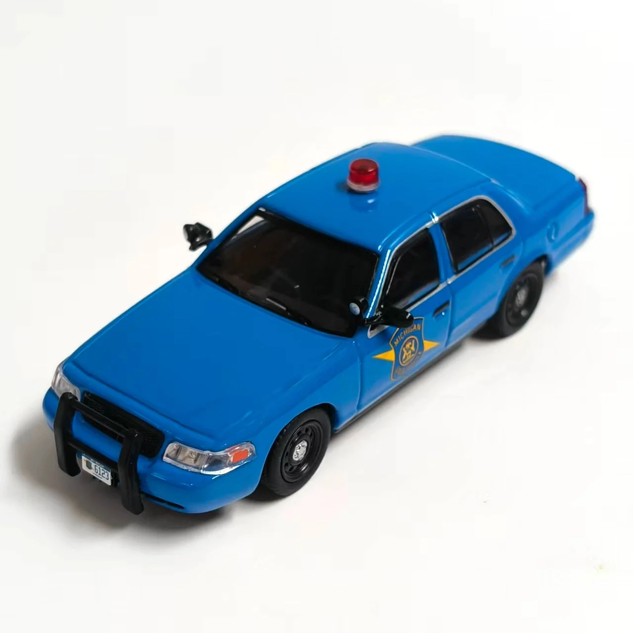 596 1:64 Ford Victoria Crown CV United States Wisconsin Michigan Alloy Diecast Model Car Collectible Gift Static Display