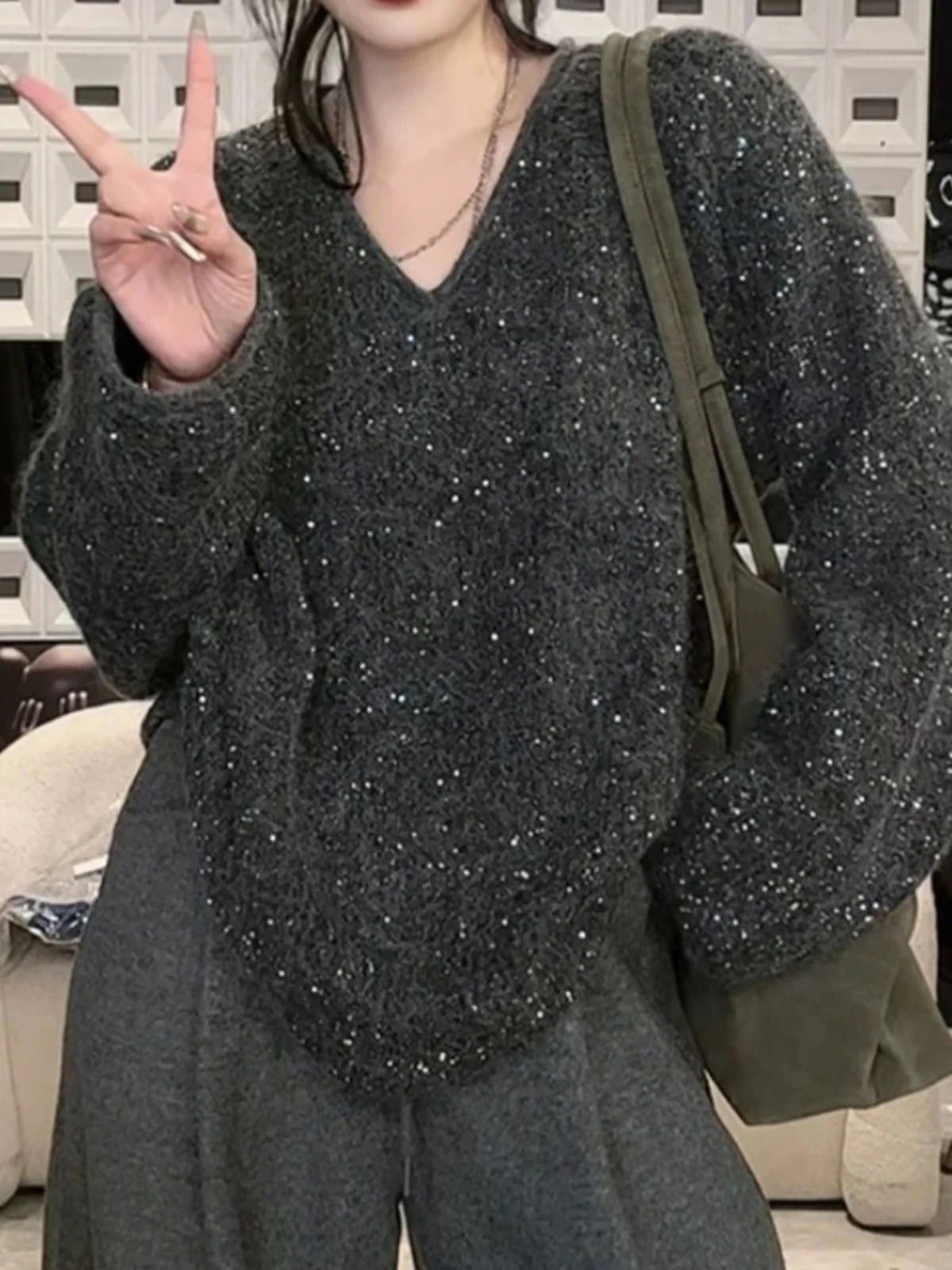 

iny Sequin V-Ne Knitwear Women's Loose Fit Autumn Winter New Sle Lazy Faion Design Sense Top Heavy Work Embroidery