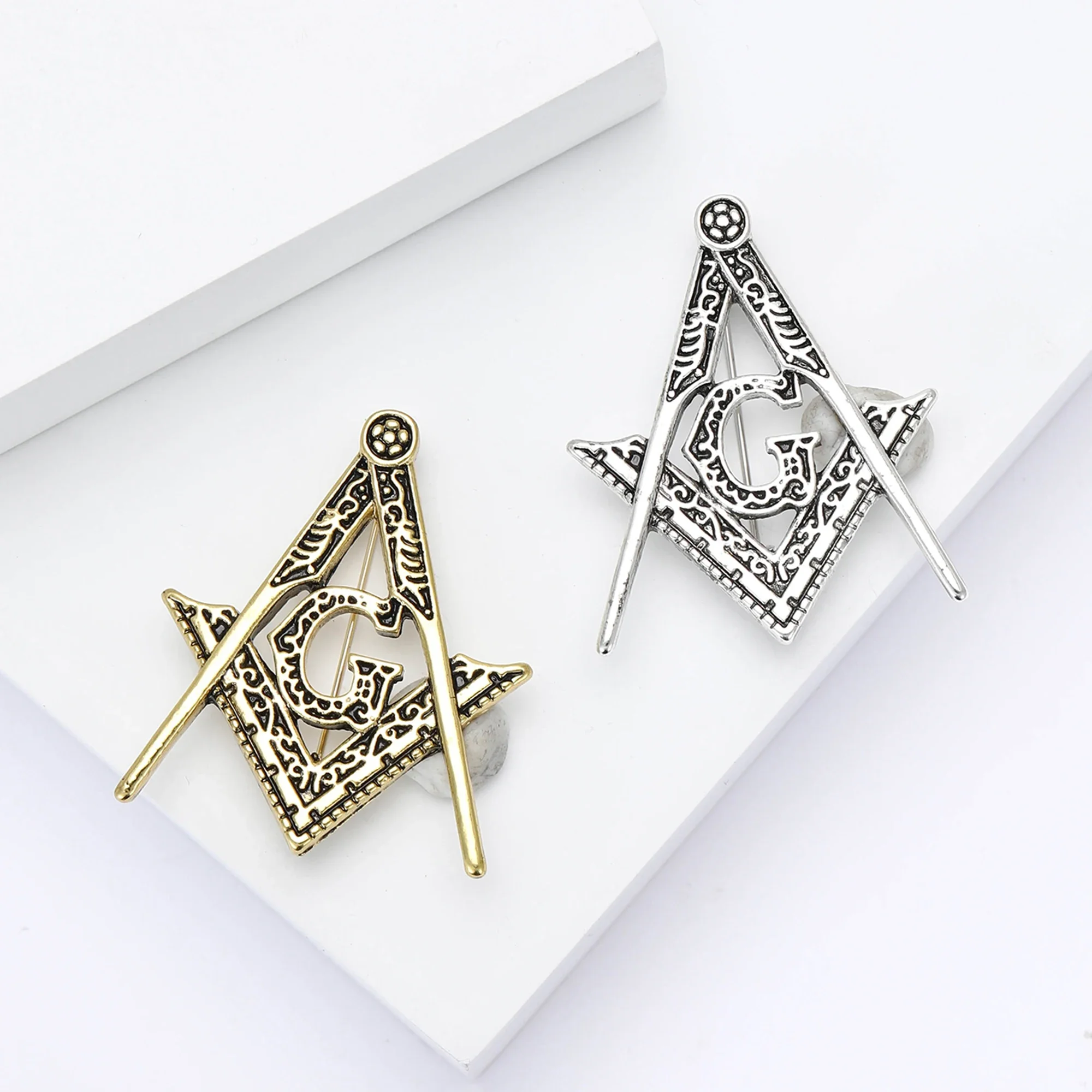 Fashion Enamel Masonic Badge Brooch for Women Unisex Religious Lettering Pin Event Party Backpack Decoration Clothes Accessories