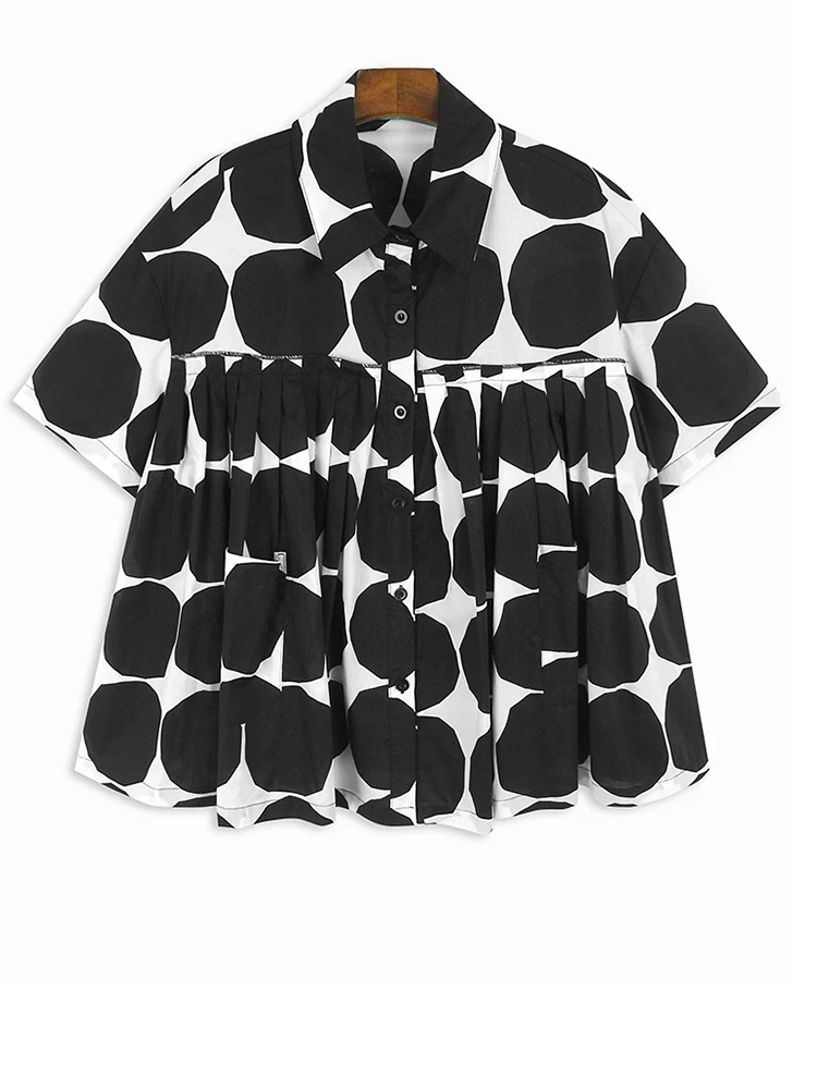 [EAM] Women Black Dot Printed Pleated Big Size Blouse New Lapel Short Sleeve Shirt Fashion Tide Spring Summer 2024 1DH6763