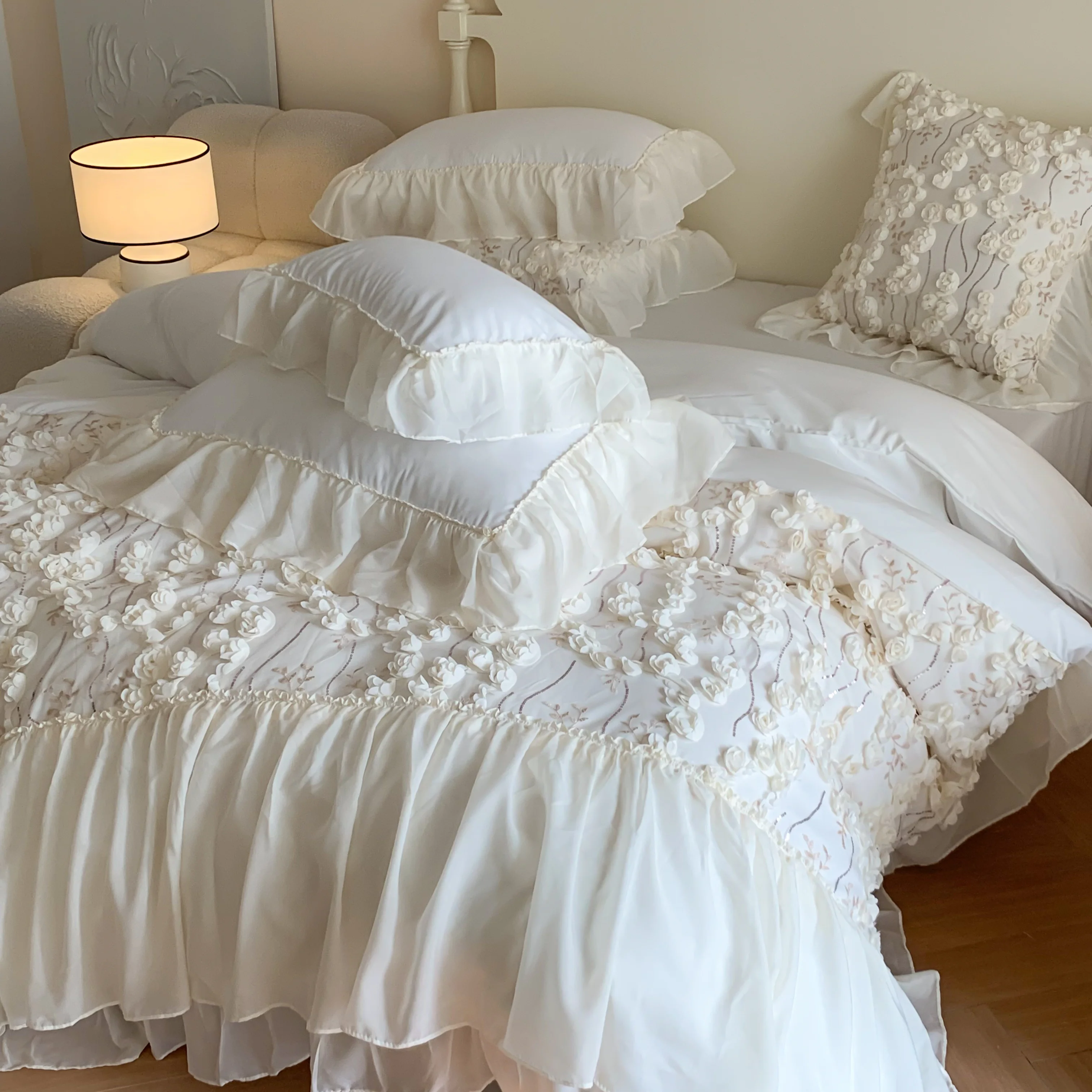 

Korean Princess Style Roses Bed Cover Four-Piece Set Bed Set Lace Fairy Cream Bed Sheet Solid Quilt Cover Decor Home Bedding Set