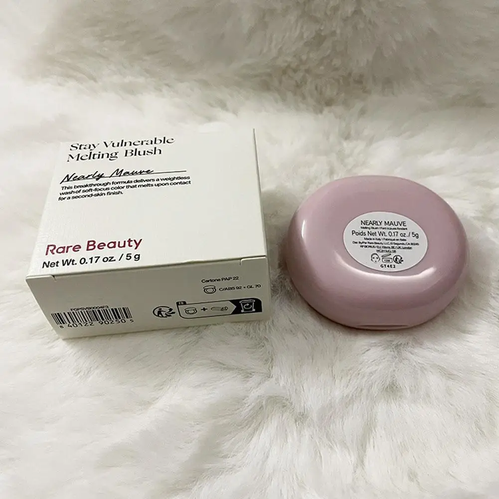 Poudre douce et éclaircissante, fard à joues liquide, glaçage pour les lèvres, hydratant, lisse, neutre, malve, aspect naturel, surligneur pour le visage