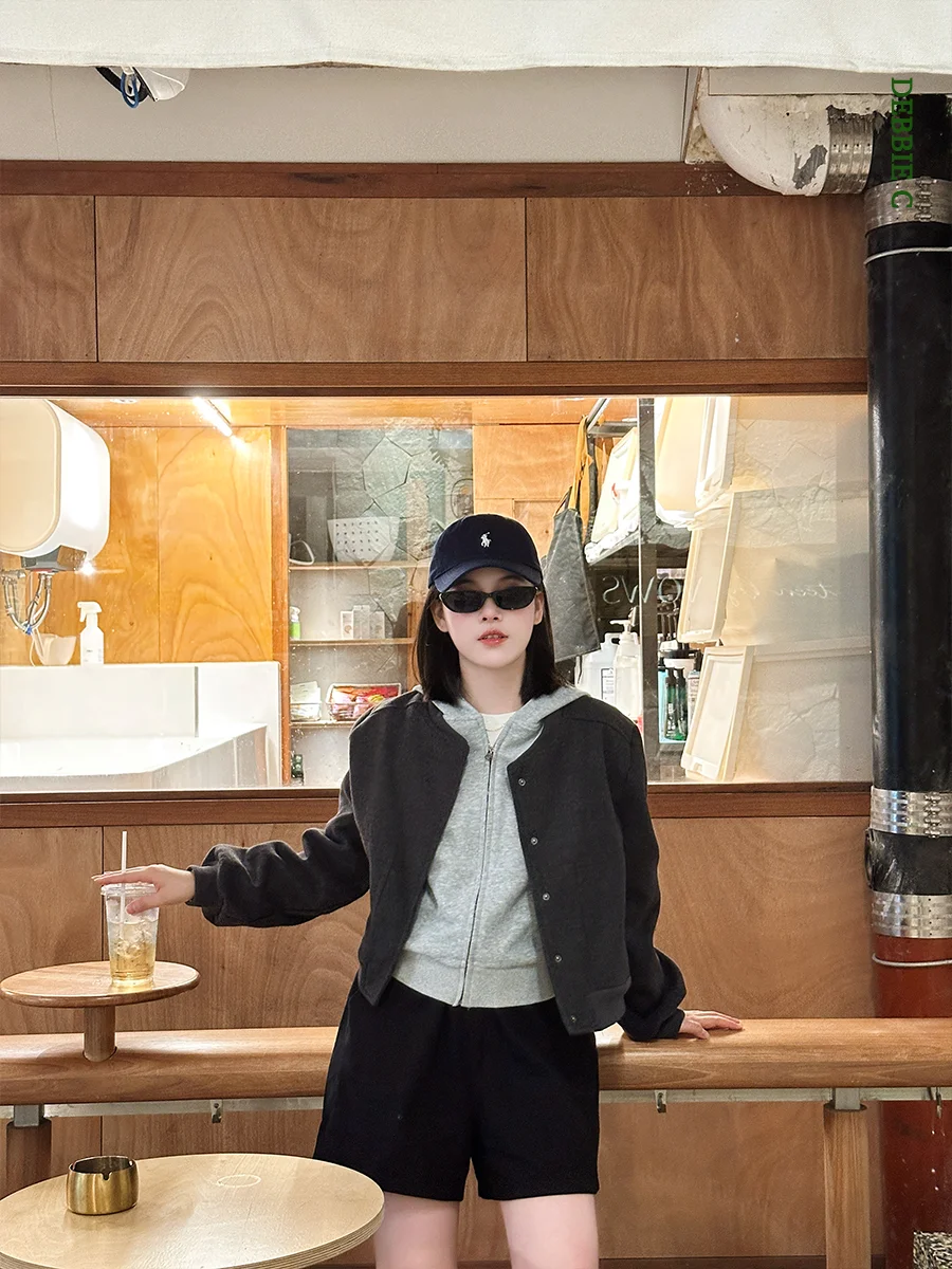 

Шерстяная бейсбольная куртка Debbie C Hot Latte Cool: свободный крой, универсальная верхняя одежда с пуговицами, длинный рукав