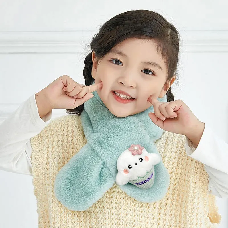 

Miniso autumn and winter new Sanrio children's scarf in winter cute cartoon plush cross warmth thickened baby scarf cover