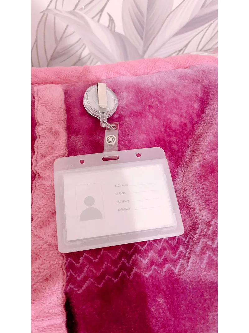 1Pc Retractable Badge Reel, Hospital Style Nurse ID Holder, Retractable Name Tag Clip for Medical Workers Staff Card Accessory