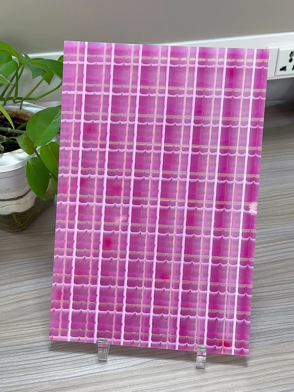 

3MM Thick Rose Red Grid Acrylic Sheet for Home Decoration, Jewelry Crafts 12x8 inch Craft Sheet Material