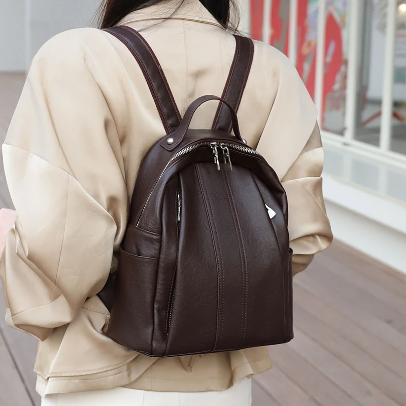 

Women Natural Cow Leather Travel Bags Female Retro Versatile Classic Backpacks Lady Cowhide Large Capacity Backpacks Fashion Bag