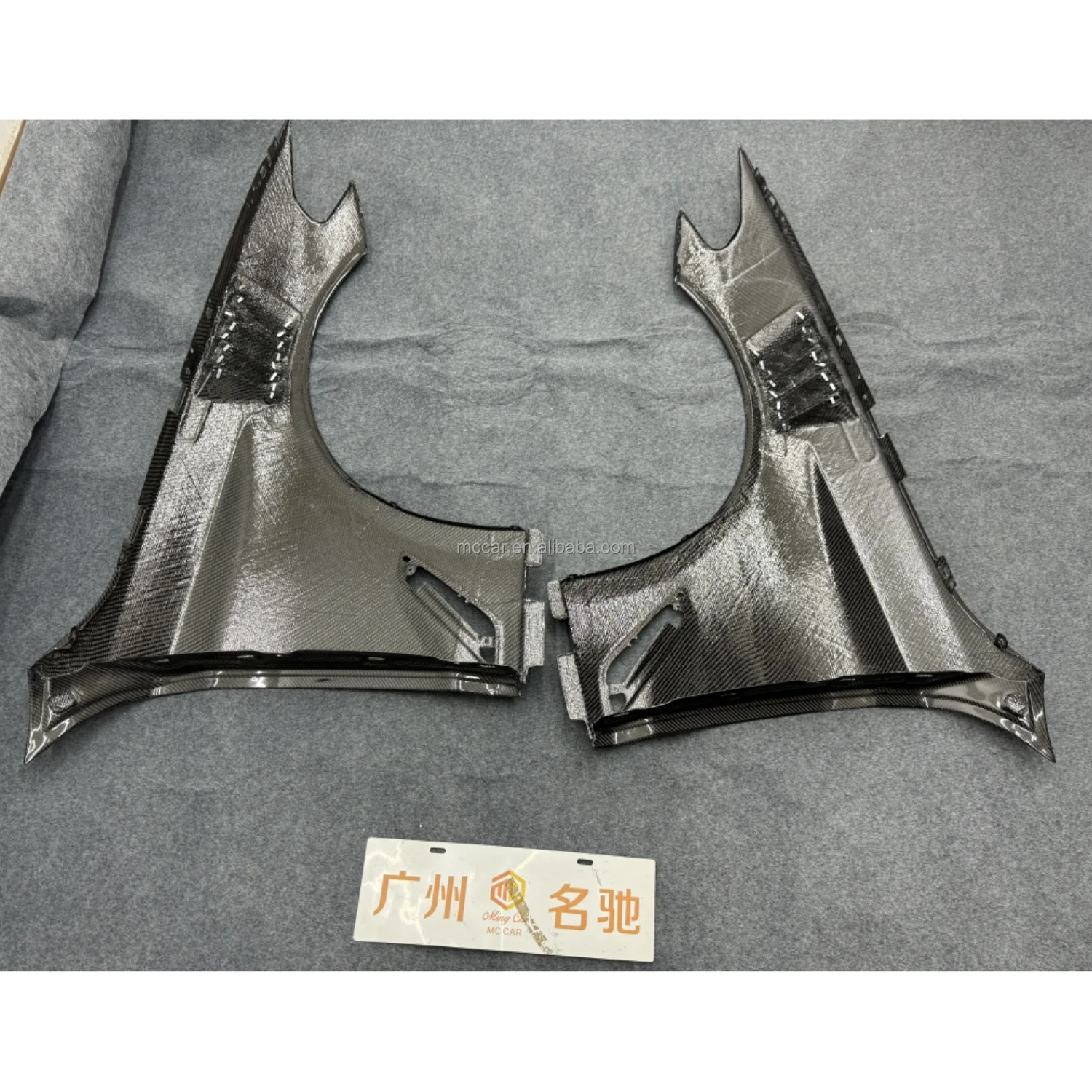 حاجز سيارة مخصص حصريًا لسيارة BMW 5 Series 540 I 530I 520I G30 من ألياف الكربون #5