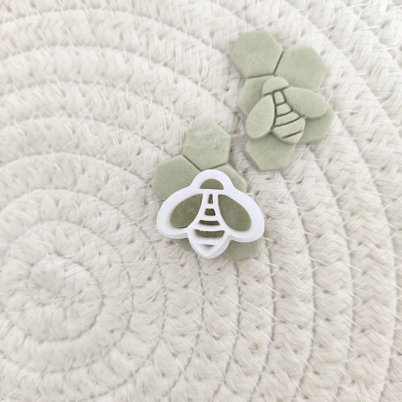 3D Bee Honeycomb Polymer Clay Cutter Soft Pottery Cutting Mold DIY Ceramic Jewelry Earring Pendant Pottery Decoration Tools