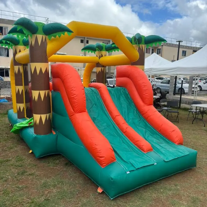 

Наружная надувная гонка с препятствиями в джунглях