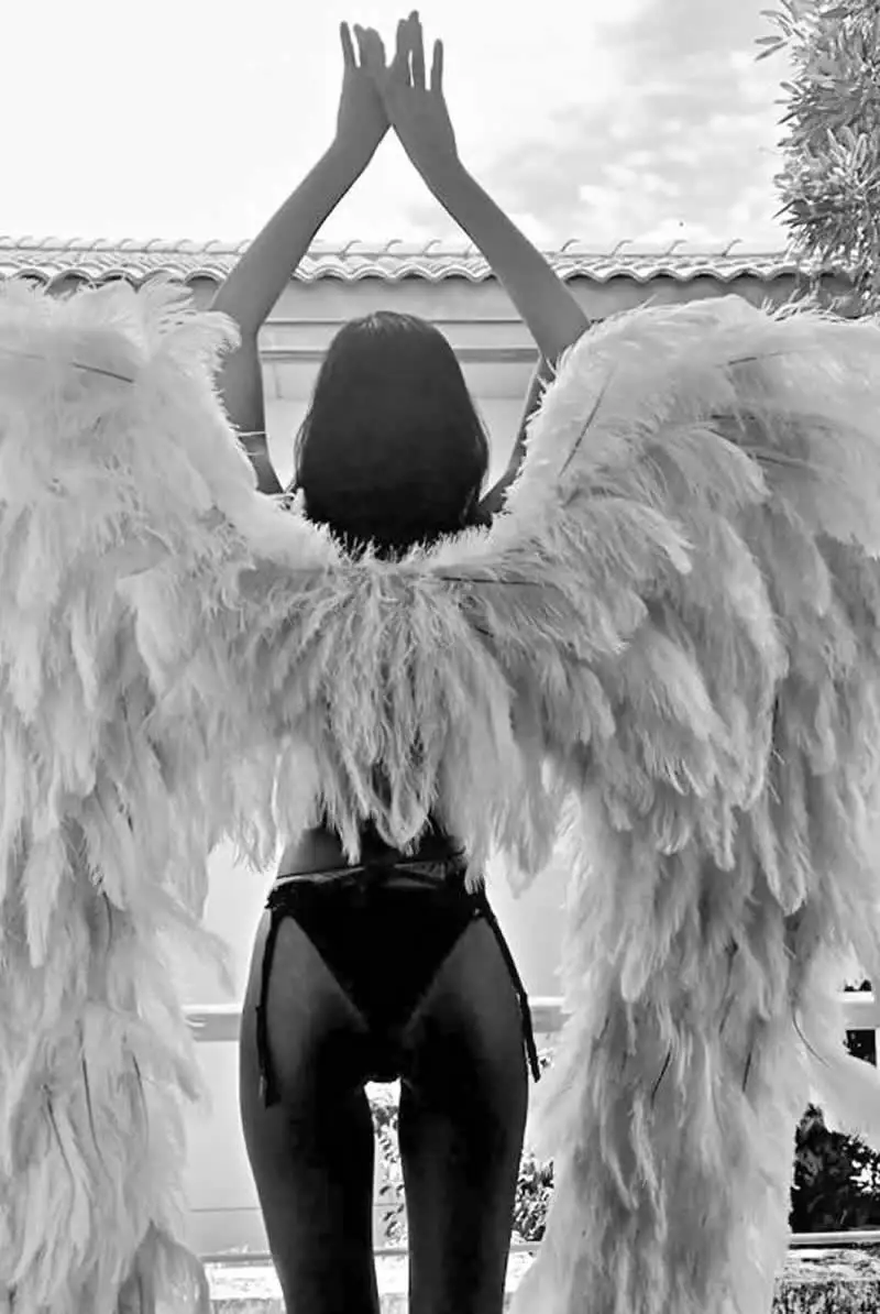 حار! عالية الجودة الفاخرة كبيرة الحجم الأبيض النعامة أجنحة ريش ملاك المرحلة تظهر الإبداعية اطلاق النار عرض الدعائم #3