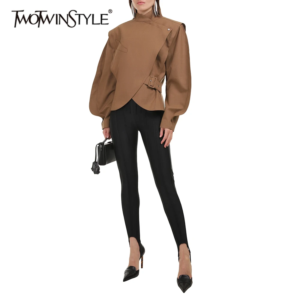 

TWOTWINSTYLE, однотонный пояс, минималистичные куртки для женщин, дизайнерская куртка с воротником-стойкой и длинными рукавами, женская модная одежда