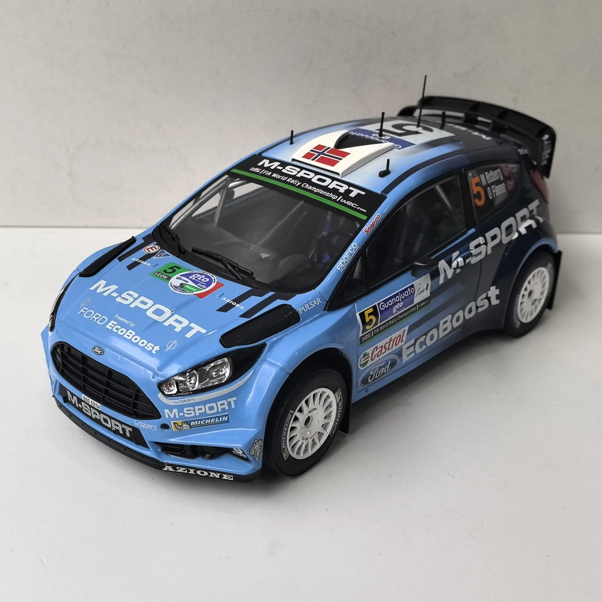

Литой под давлением IXO масштаб 1/18 FORD FIESTA WRC # 5, модель автомобиля из сплава, Коллекционная игрушка, подарок, сувенир, витрина, орнамент