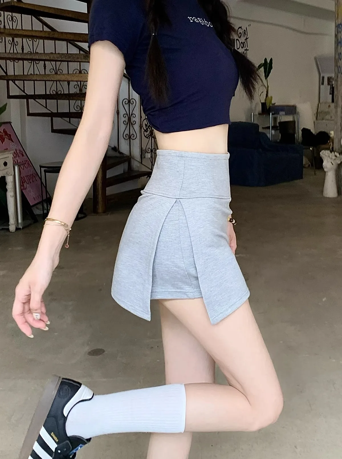 

Женская короткая юбка А-силуэта с высокой талией, облегающая, с боковым разрезом, не просвечивающая, подчеркивающая ягодицы, новинка весны, для повседневной носки, антистатическая