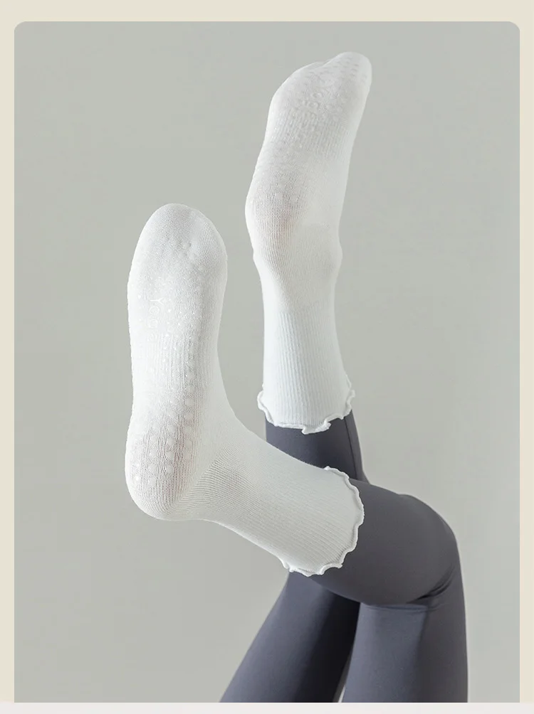 3 Paar Yoga-Socken für Damen, aus reiner Baumwolle, knöchelhoch, einfarbig, mit rutschfester Sohle, ideal für Pilates, mit Rüschen, atmungsaktiv, für Sport, Fitness und zum Tragen auf dem Boden. – Detail 12