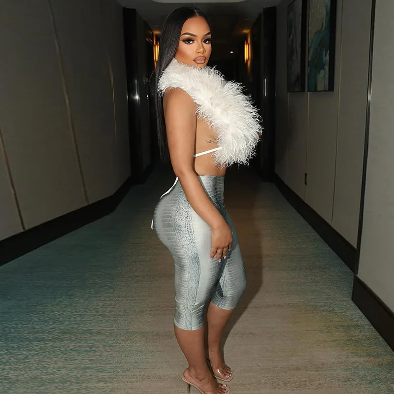 

Женский роскошный комплект из 2 предметов на шнуровке с лямкой на шее и открытой спиной, жилеты из искусственного меха, укороченный топ + узкие капри со змеиным принтом, осенний костюм 2023 г.