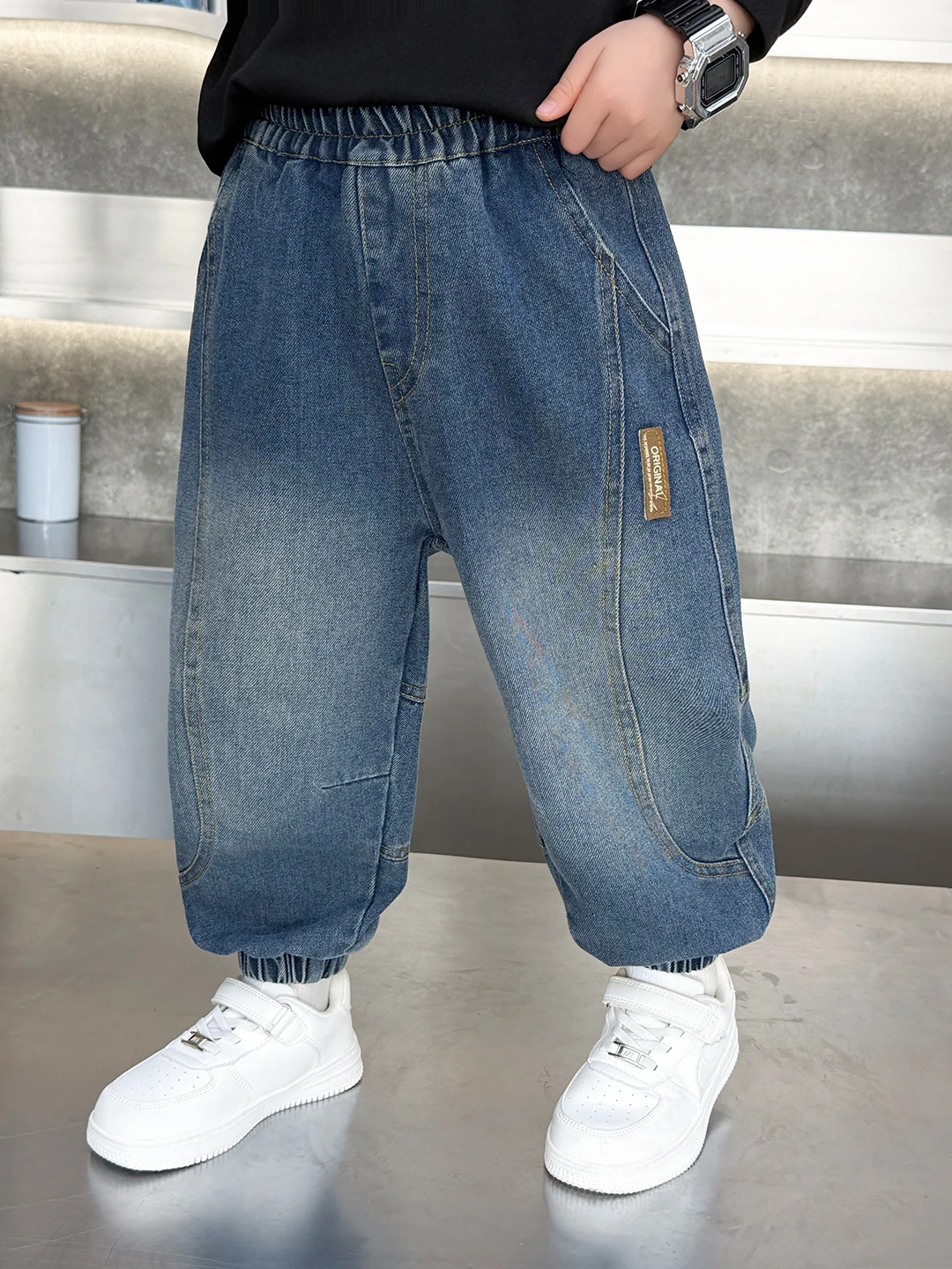 

Весенне-осенние джинсы для мальчиков, свободный крой, с высокой талией, прямые штанины, корейский стиль, детская модная одежда, смесь хлопка и полиэстера