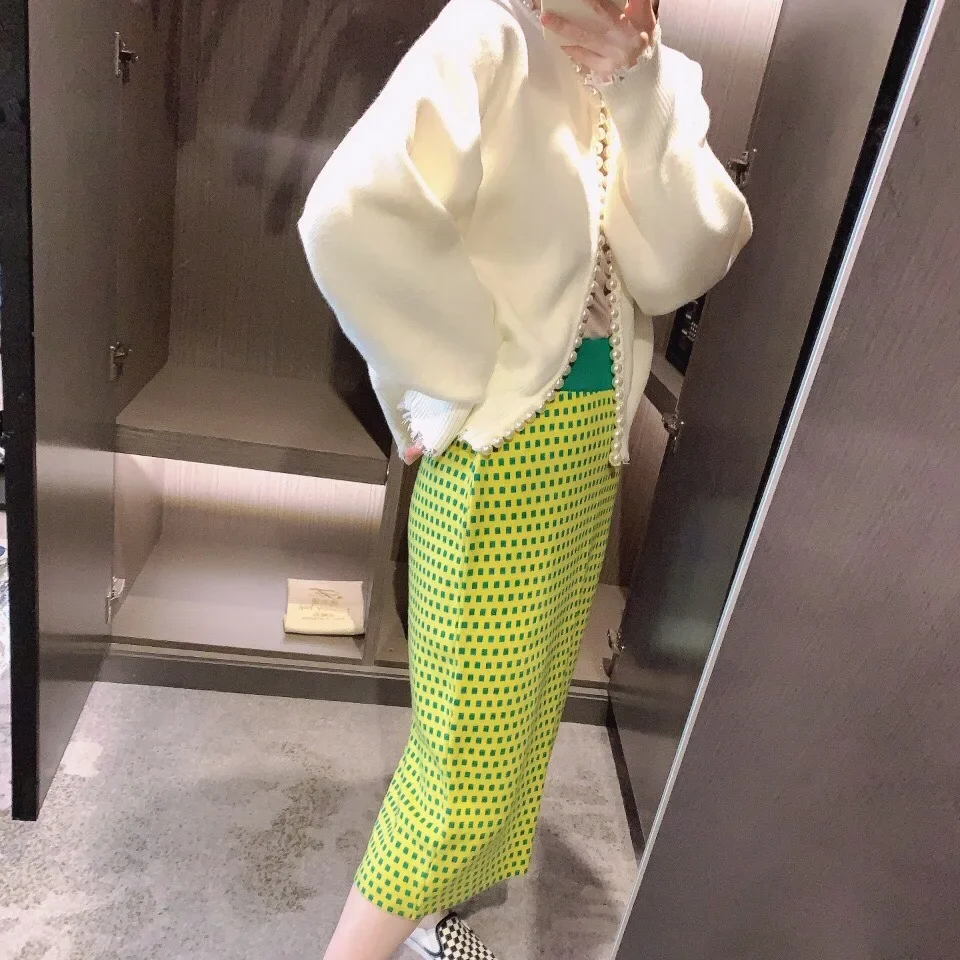 Women Clothing 2022 Spring and Autumn New Fashionable Design Sense Pearl Cardigan Coat Solid Color Short Knit Sweater for Women