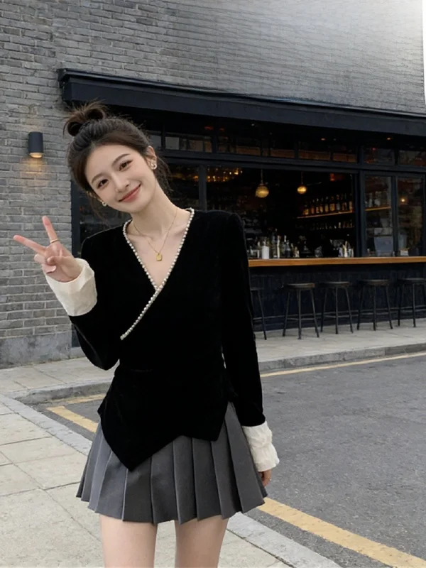 

Elegant Black Velvet Shirt V-Neck Beaded Slim Fit Inner Wear Lace Cuff Top Casual Style Girl's Spring New Arrival