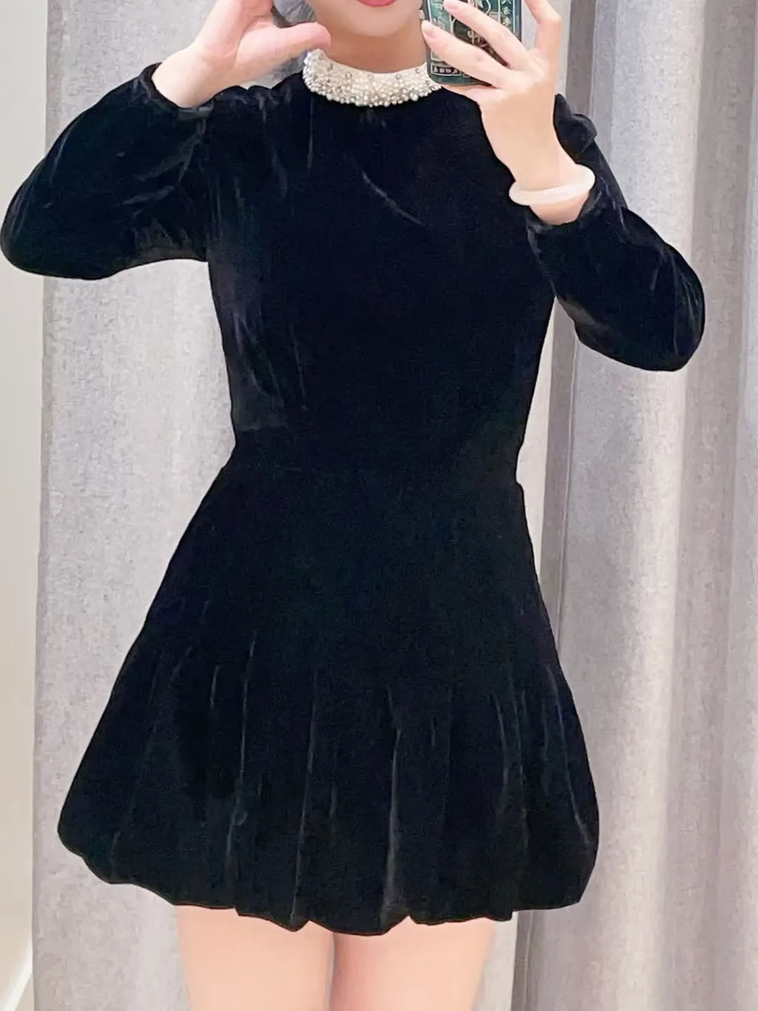 

Velvet Pearl Embellied round Ne High Waist Pleated Dr Women's ort Skirt Autumn Winter Faion French Sle