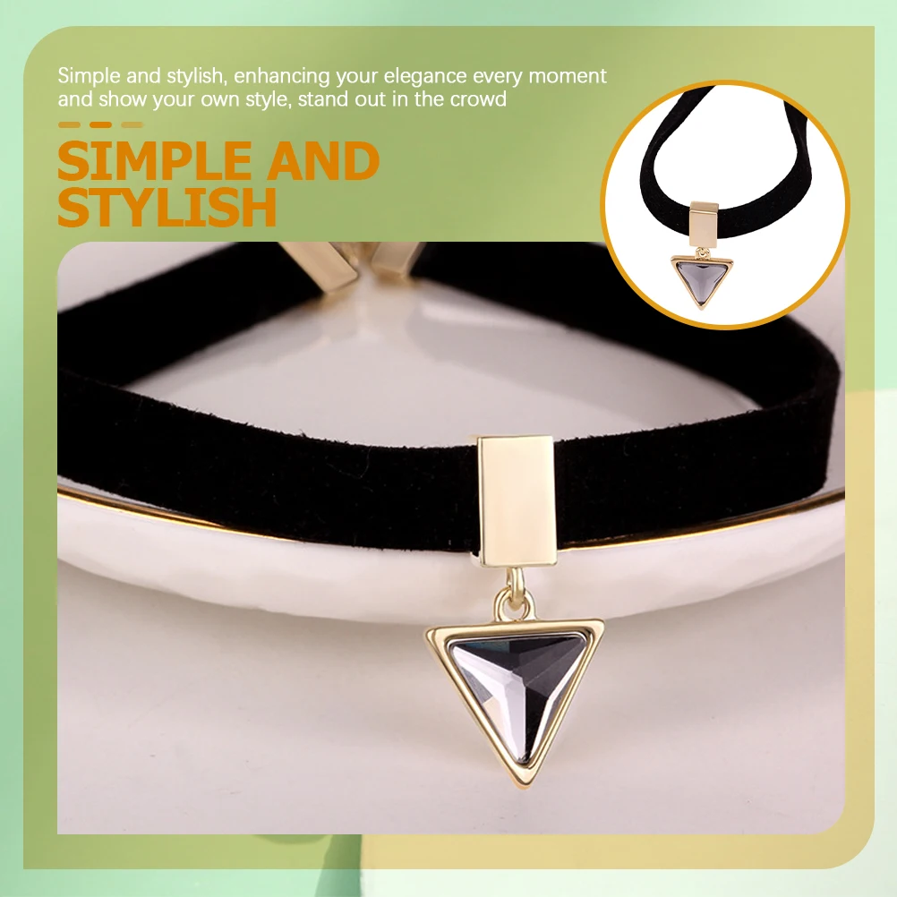 

Women Choker Necklaces Minimalist Black Pendant Necklaces For Teen Girls Women Accessories Lightweight 90S Style Party Club Wear
