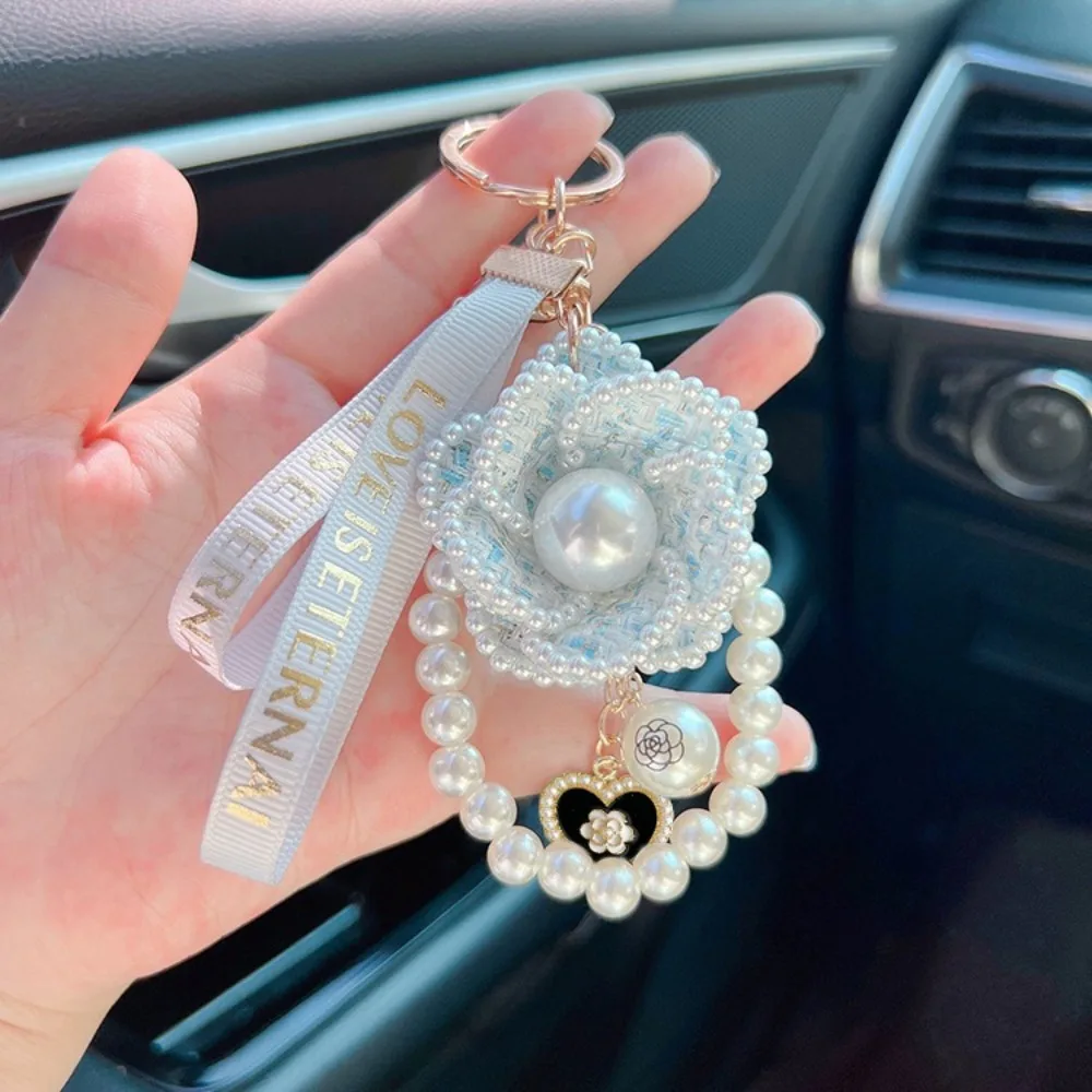 ‘Fashion Pearl Chain Flower Weave Keychain Accessories Gift Bag Pendant Camellia Flower Car Key Ring