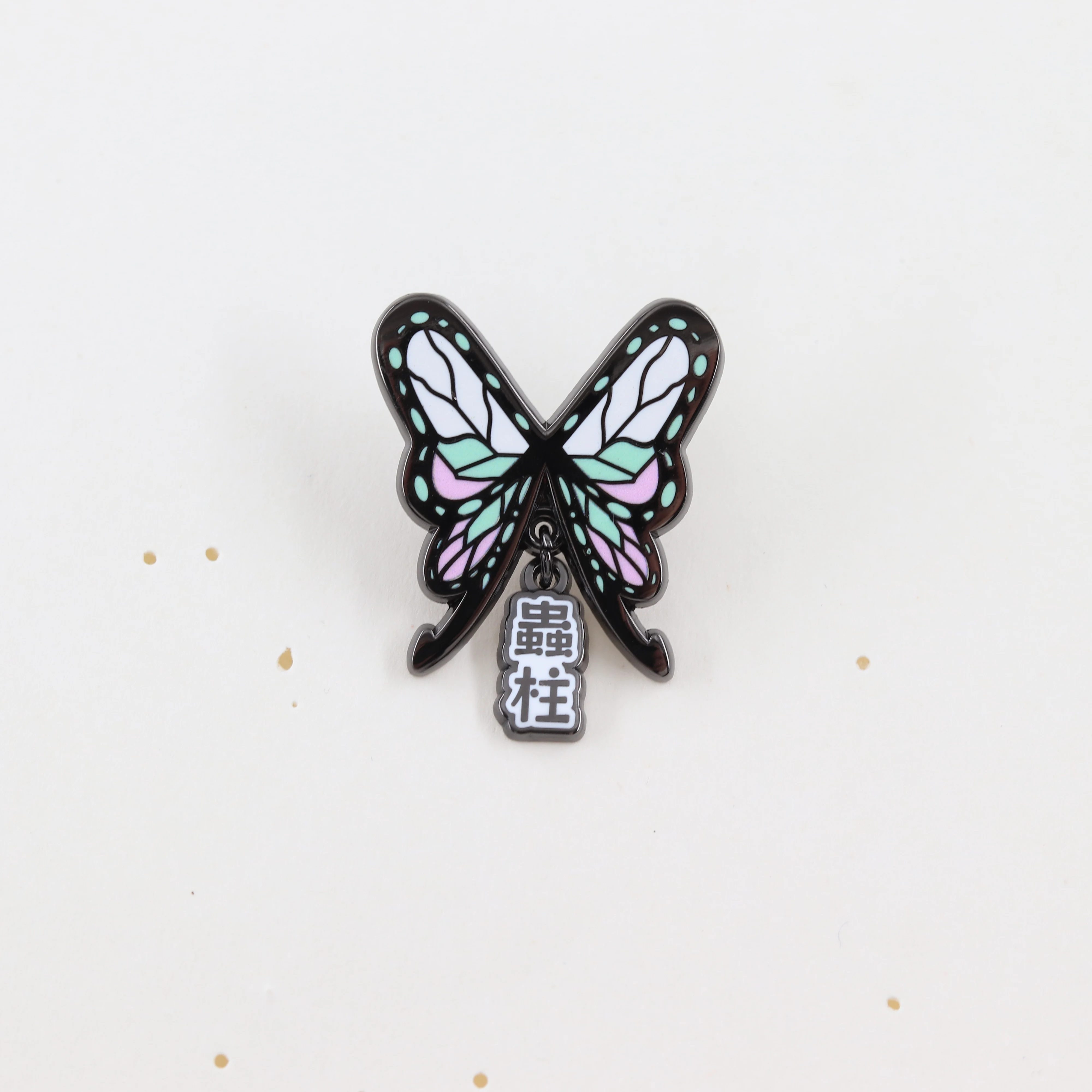 Insekten-Hashira Schmetterling Emaille-Pin Anime Kochou Shinobu Anhänger Brosche für Rucksack Kleidung Geschenk – Detail 10