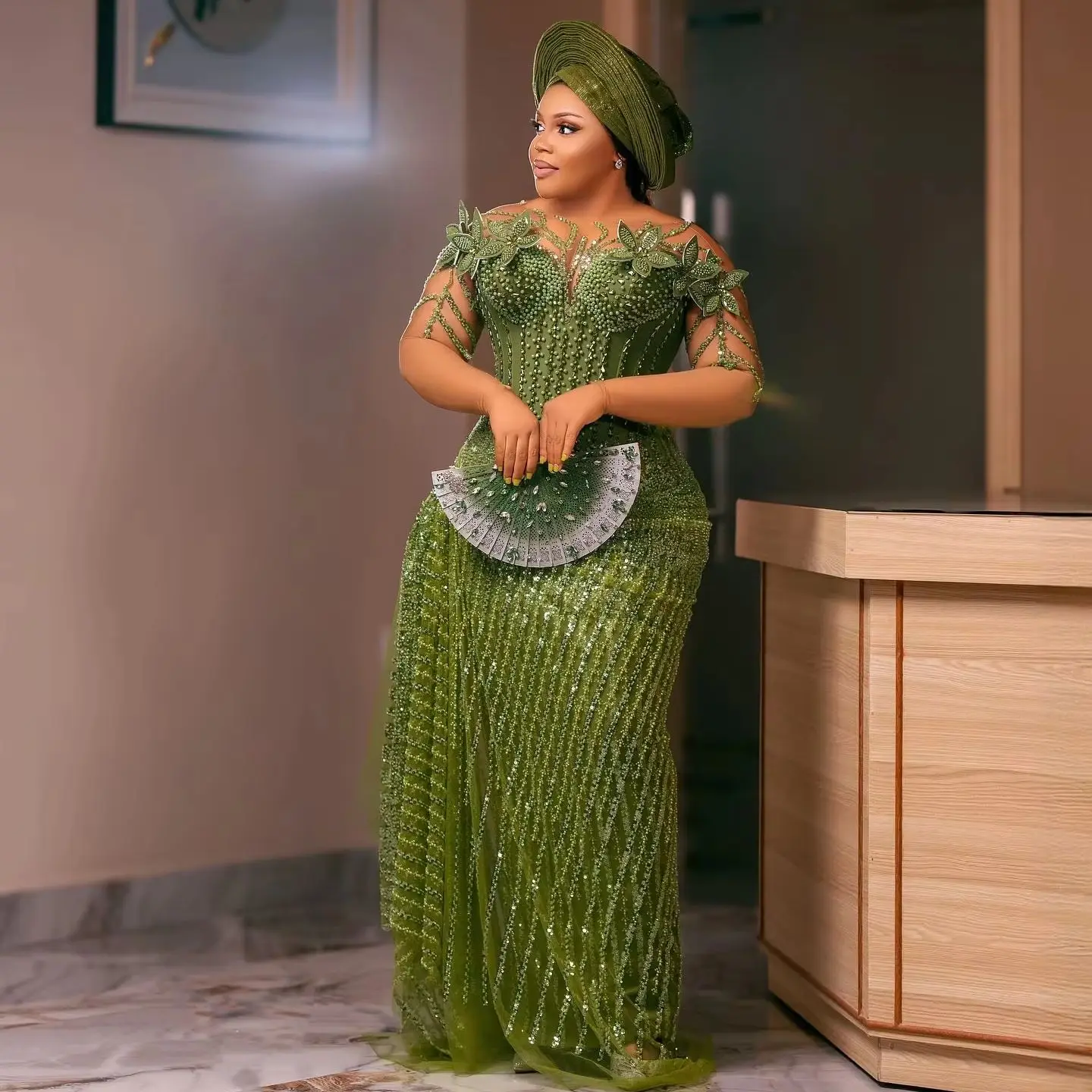 Grüne lange südafrikanische Ballkleider für schwarze Mädchen, luxuriöse lange Ärmel, perlenbesetzte nigerianische Ballkleider, Abendkleider nach Maß.