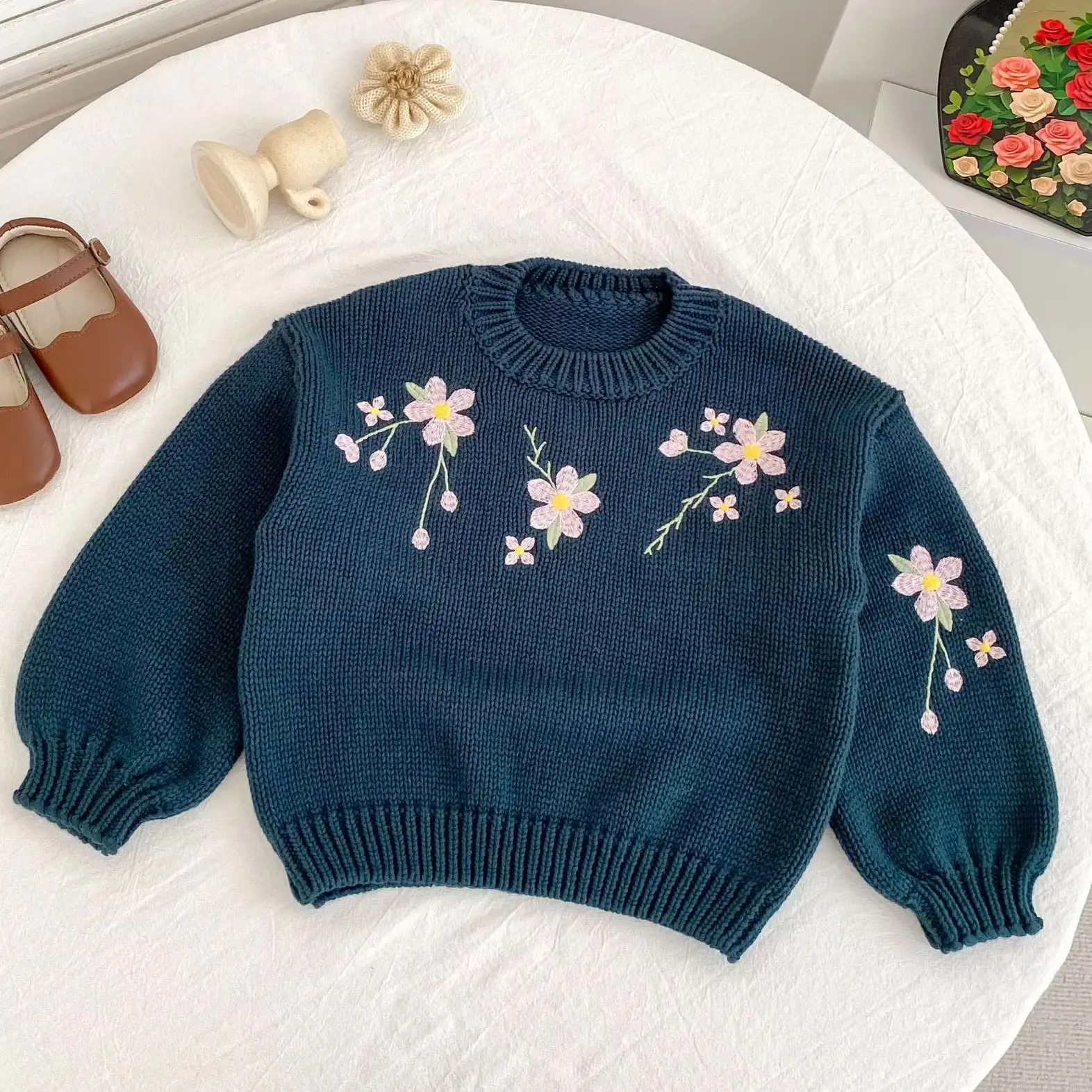 

2025 Autumn New Knitted Baby Girl Sweater Baby Clothing Kids Sweaters Embroidery Girls O Neck Sweaters Girls Knitwear Fashion