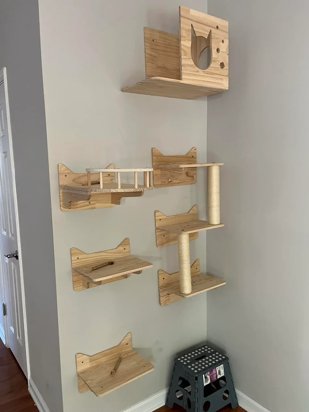 Wall Mounted Cat Tree Wooden Shelves Scratching Posts Climbing Cat tower Hammock With Solid Floating Perches Steps and Ladder