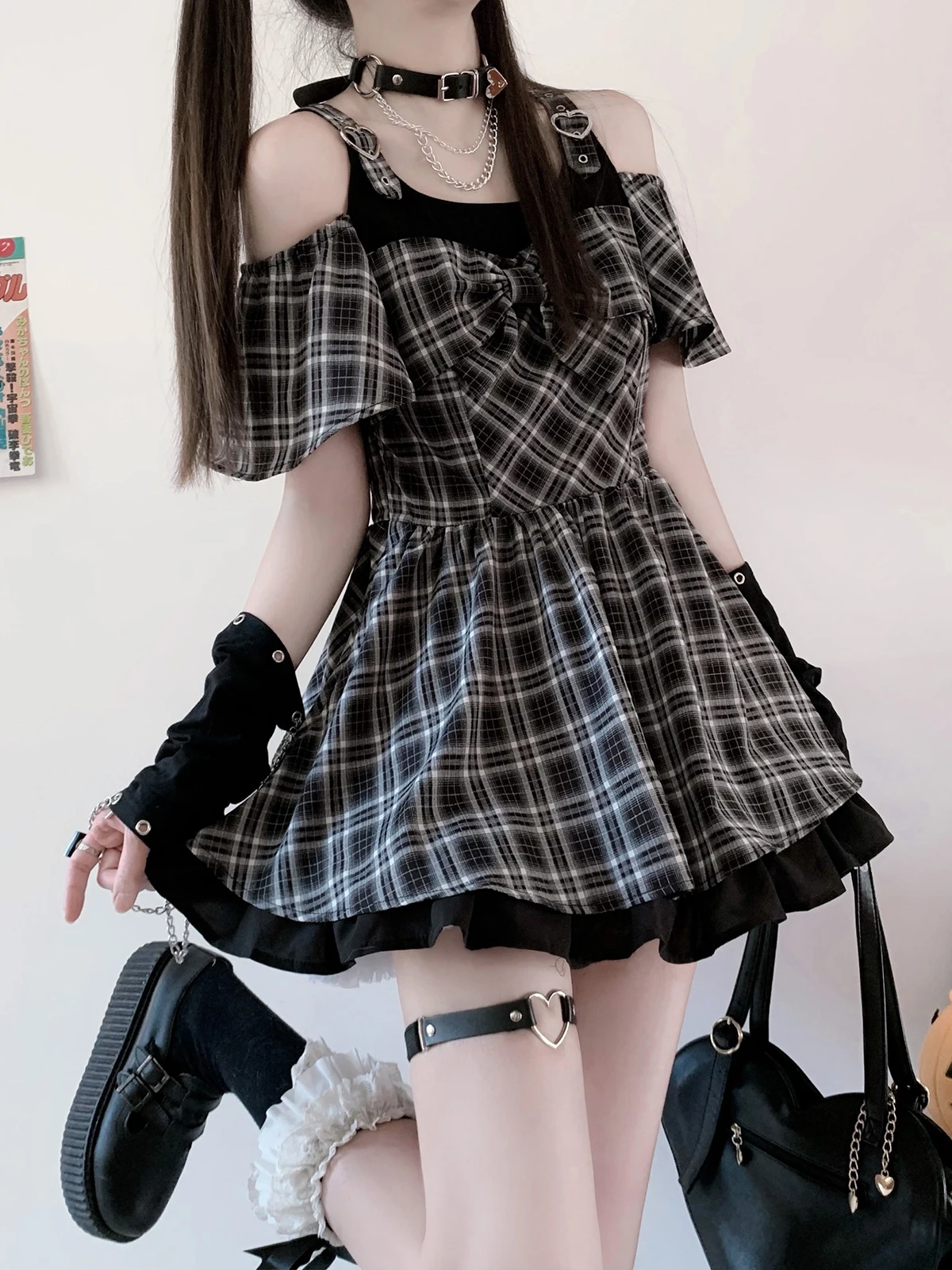 

Original Bla White id Japanese Sle ort Sve oulder Bared Dr Women's Romantic Sweet And Spicy Faion