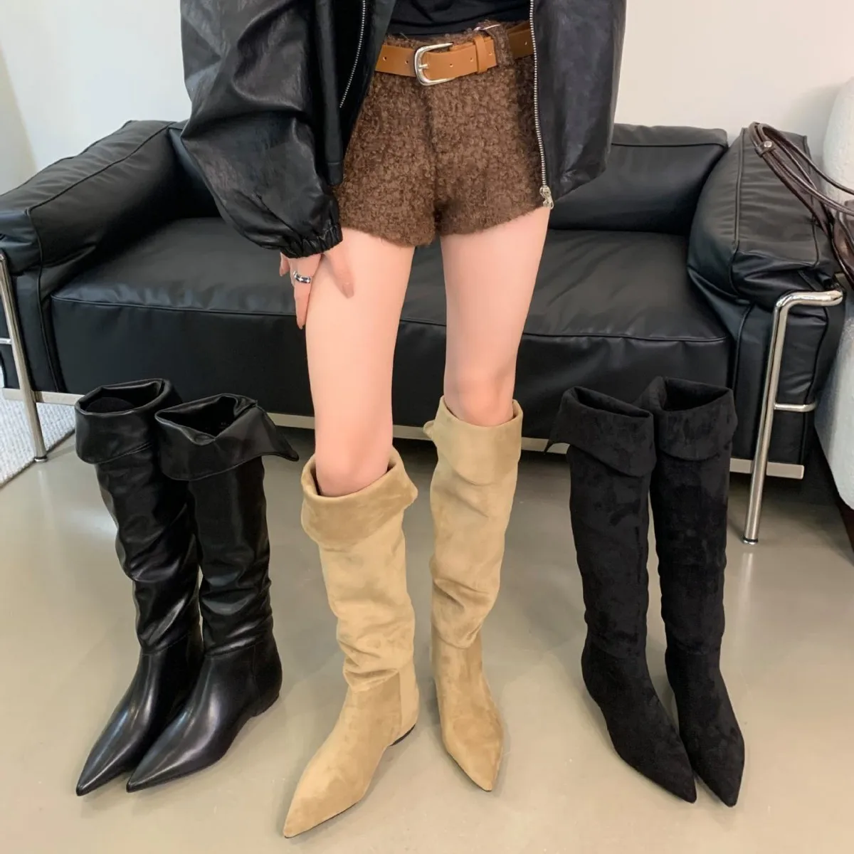 Pointed Flat Bottomed Boots with Suede That Can Be Folded Back High Heeled Boot with A Flat Heel That Crosses The Knee Long Boot