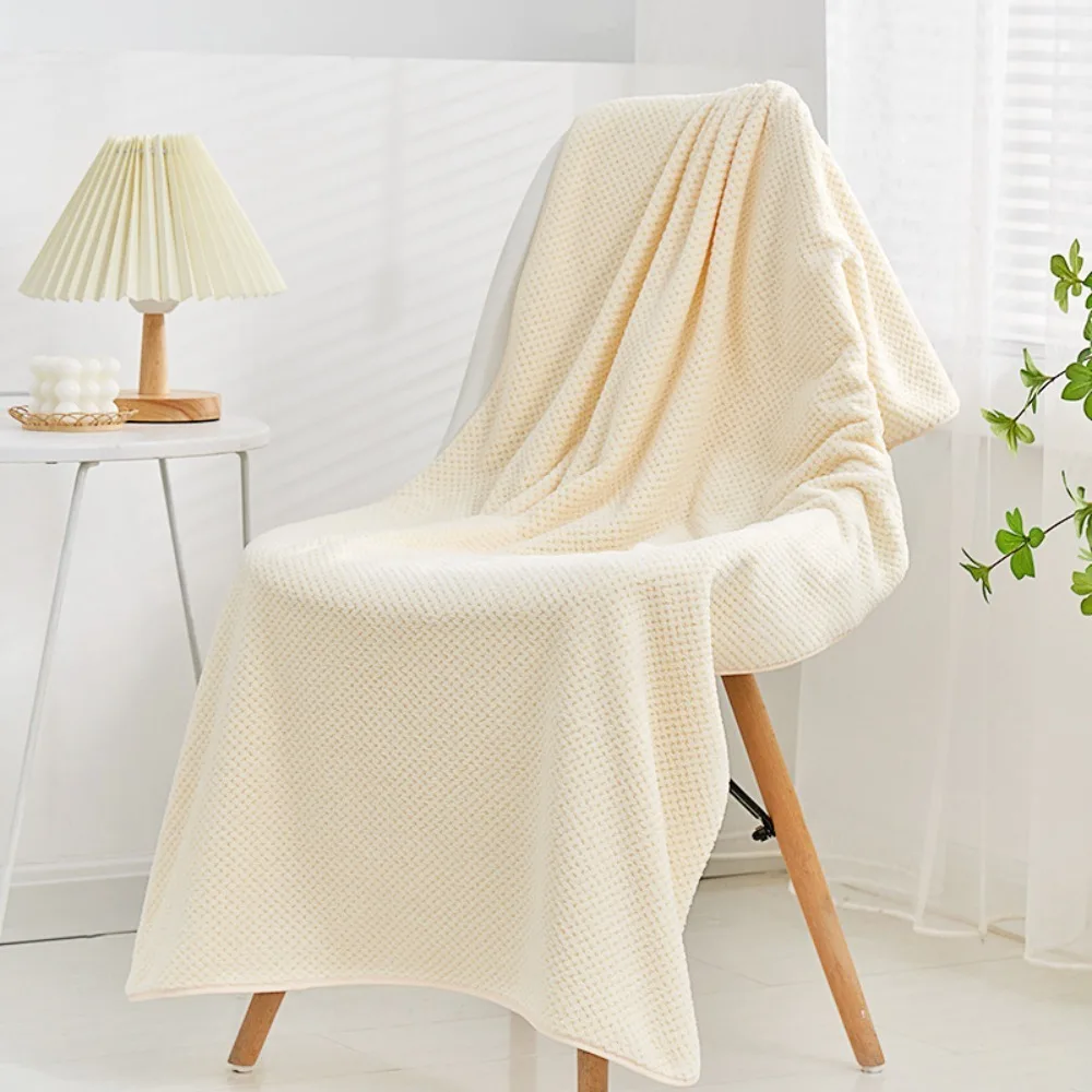 

Household Microfiber Coral Fleece Bath Towel Absorbent Pineapple Plaid Beach Towel Large Size Thickened Pool Towel Bathroom