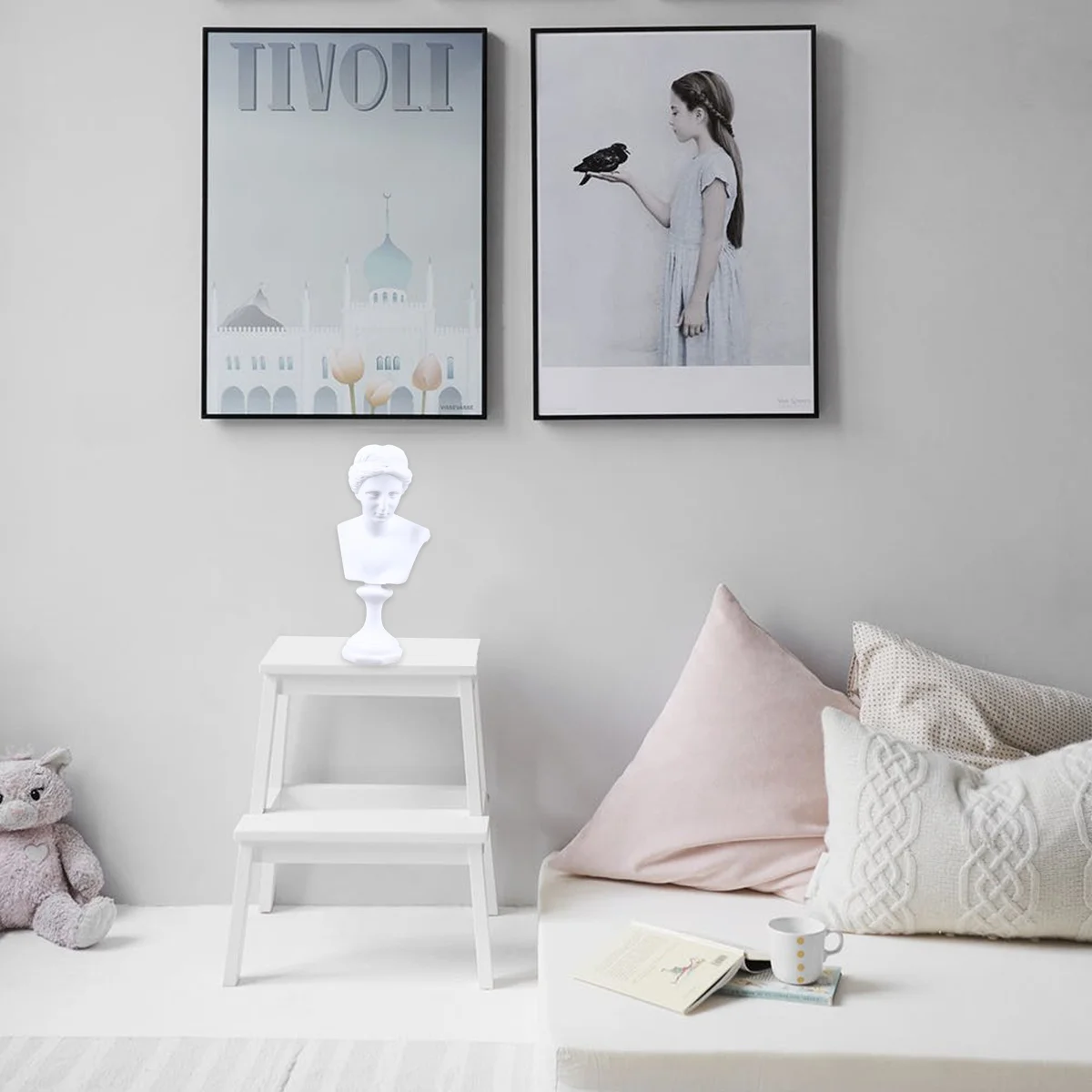 

Statue Decorative Resin Craft Nordic Design Indoor Ornament for Home Office Space Stylish Interior Accents