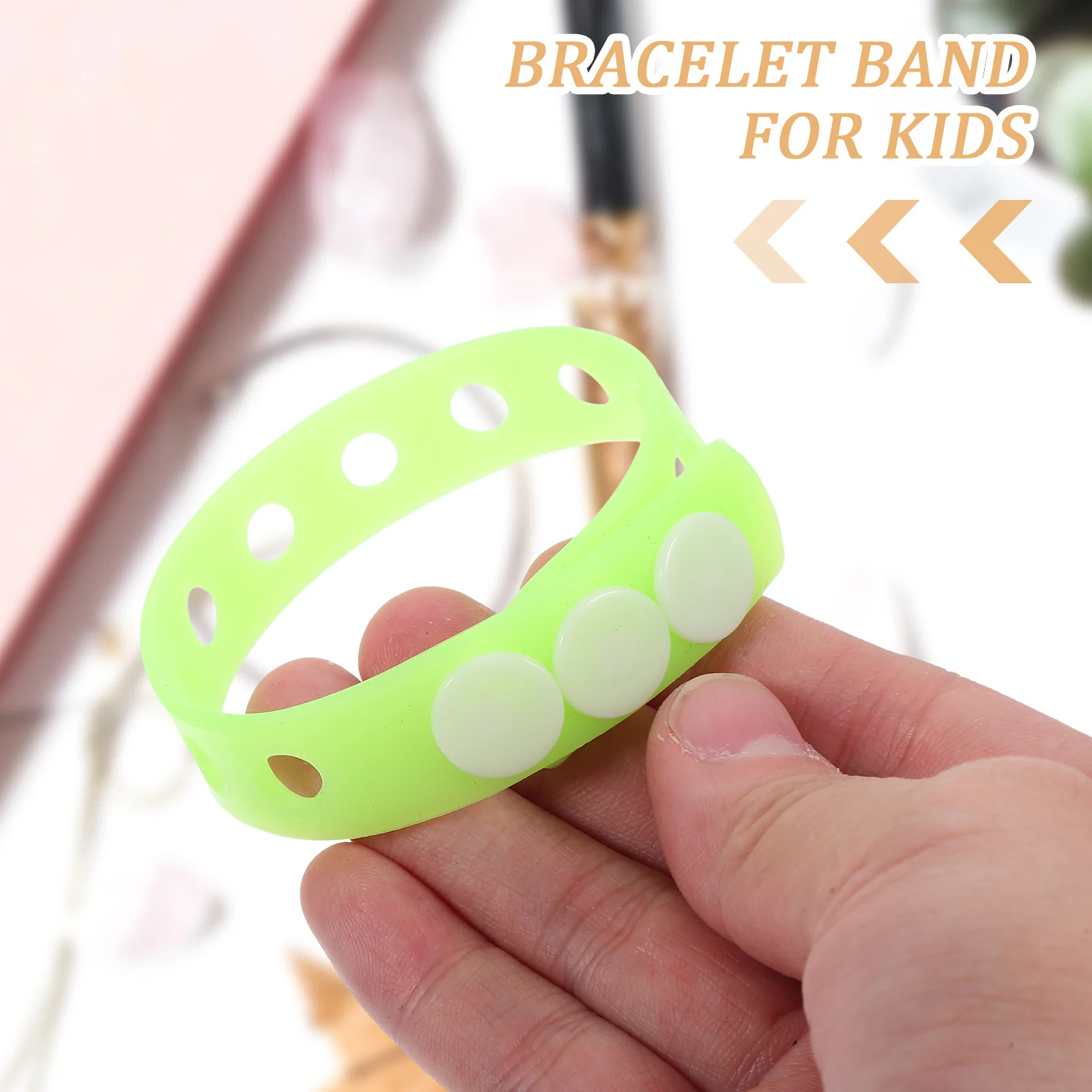 10 قطعة يتوهج في الظلام أساور مضيئة الأساور لحفلات الهذيان النوادي الليلية احتفالات عيد ميلاد سوار مضيئة