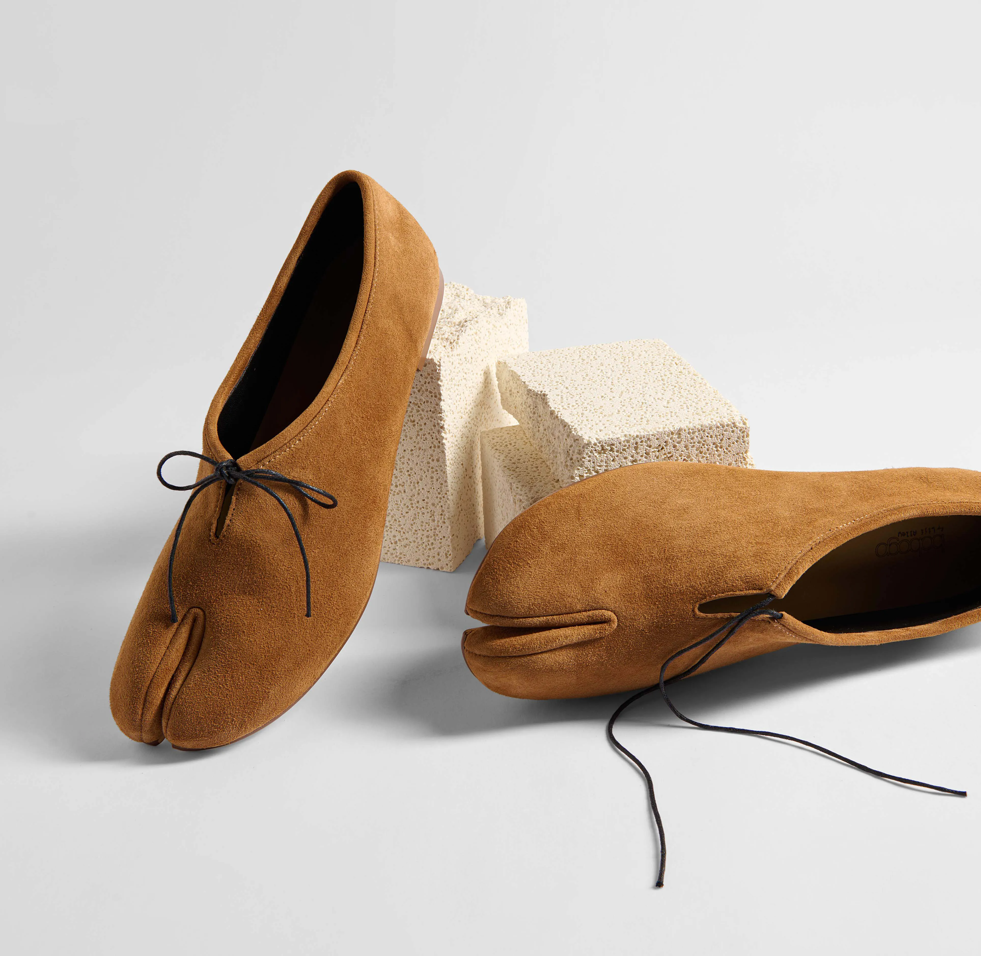 

Handcrafted Suede Split-Toe Flats | Soft Tabi-Inspired Women’s Shoes in Premium Leather