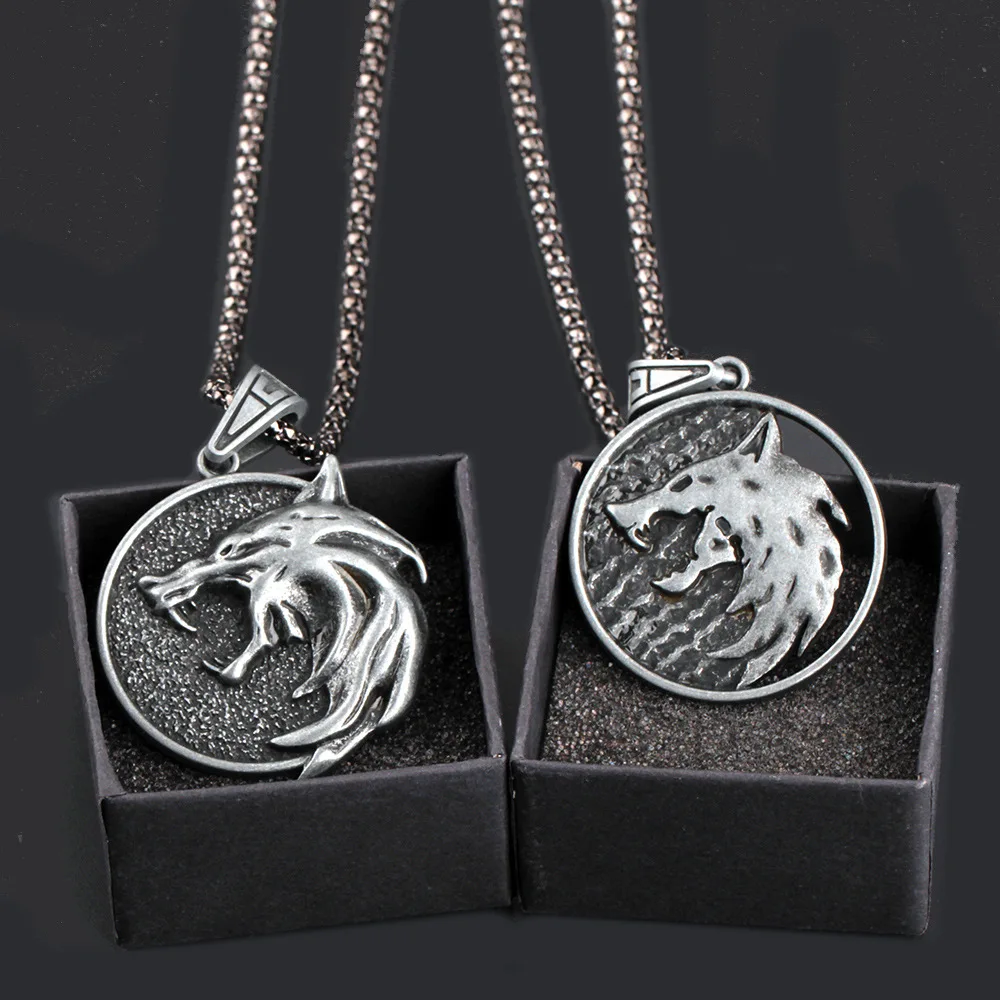 لعبة جديدة فيلم The Witcher 3 Wild Hunt Wovlen Geralt قلادة معدنية الطيور القط سيريلا مجموعة الدعائم صندوق الهدايا