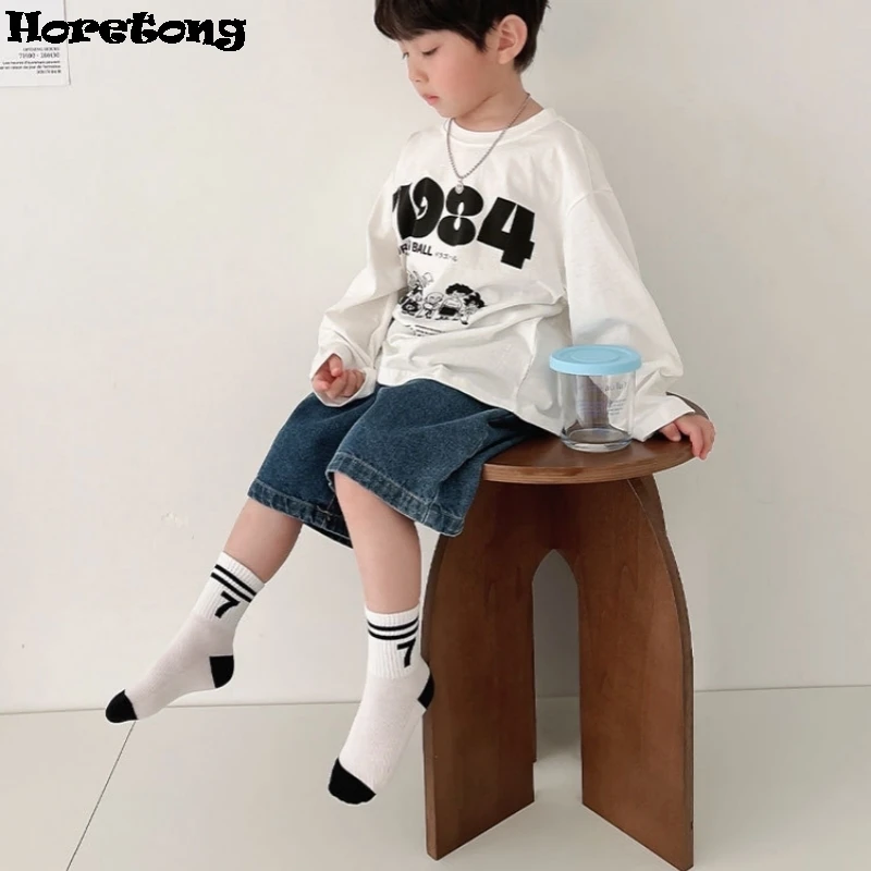 Horetong-Calcetines de algodón suave y transpirable con estampado de letras para niño y niña, calcetín escolar informal, color blanco y negro, 4 pares por lote