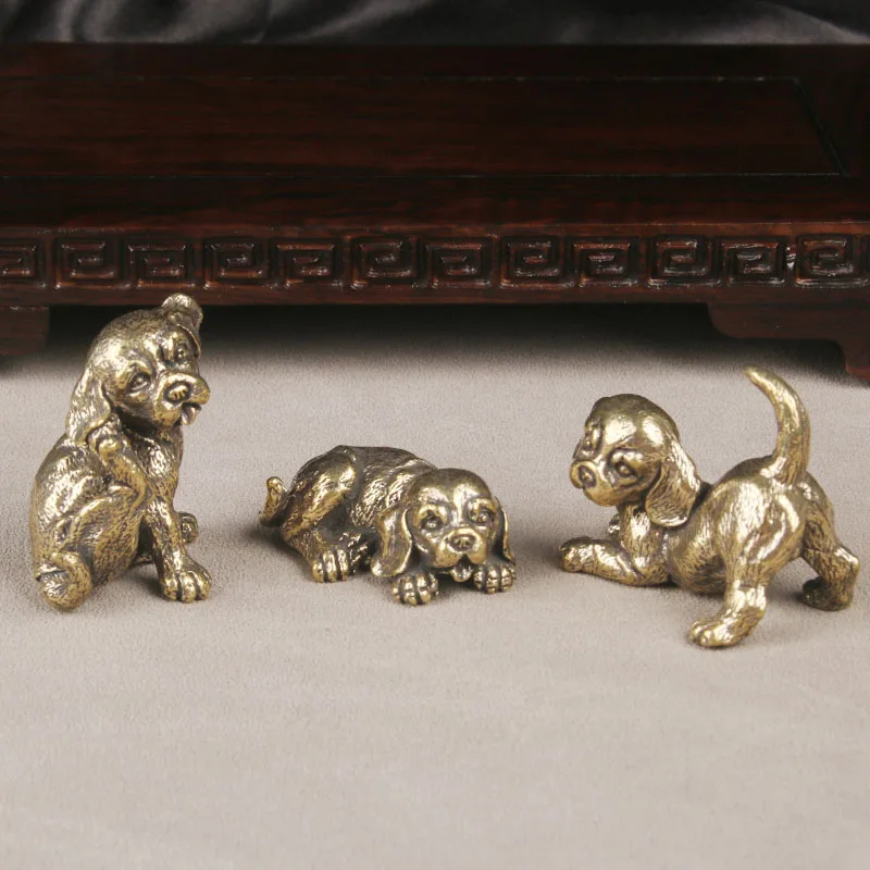 Vintage Brass Wealth Fortune Dog Desktop Ornament Chinese Zodiac Dog Copper Sculpture Antique Wenwan Tea Pet Decor