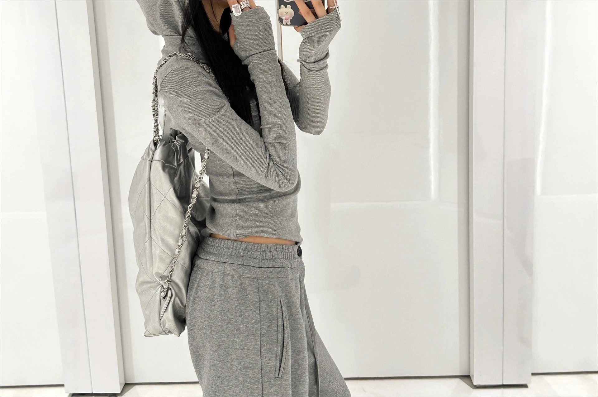 

Lazy Retro Spicy Girl Hooded Long Sleeved T-shirt Women's Gray Off Shoulder Sexy Short Top for Autumn and Winter