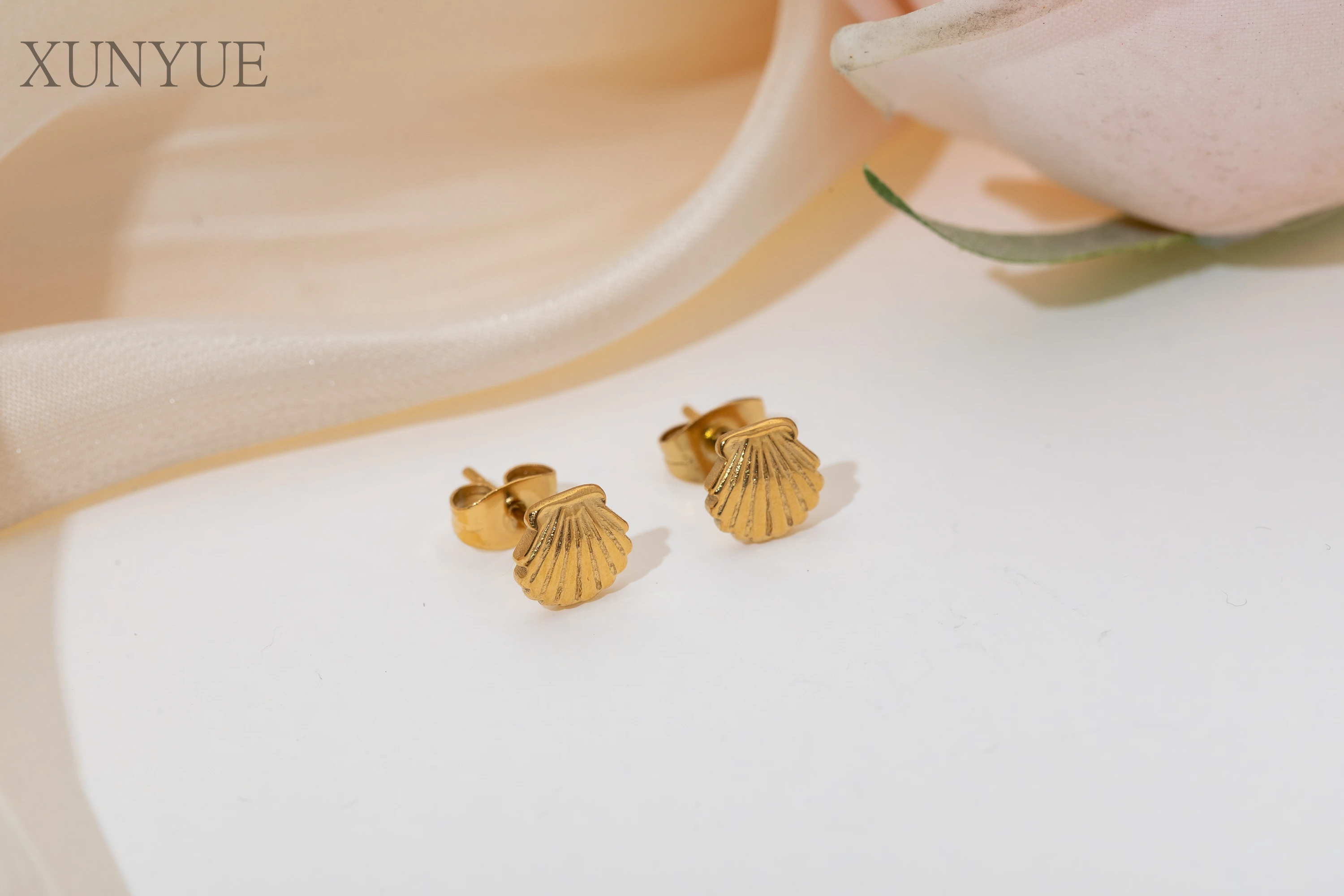 WOUWU Beach Seashell Piercing Earrings for Women Gold Color Bohemia Stud Earrings Stainless Steel Jewelry Gift Summer Trend