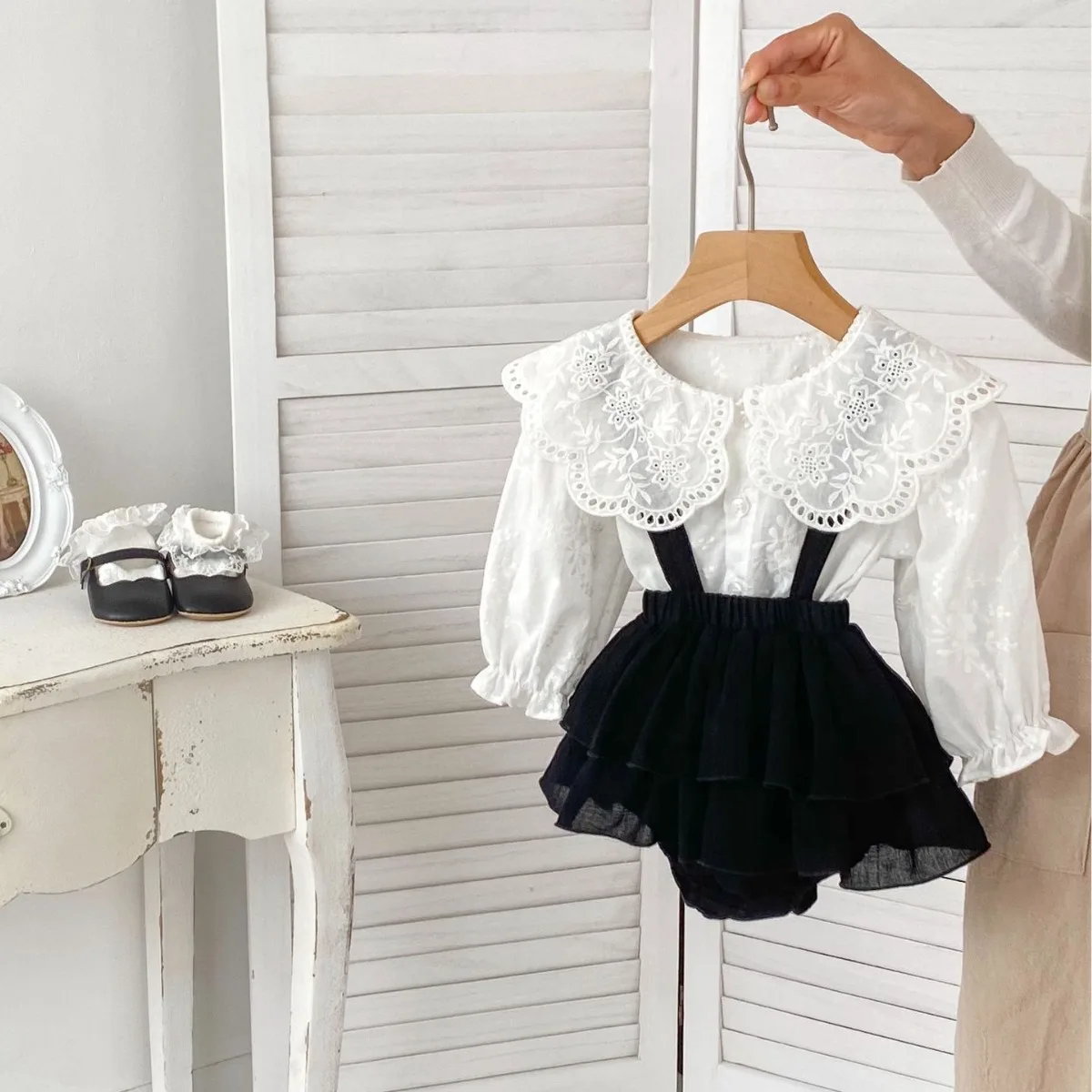 Baby Clothing 2024 New Fashionable Spring Korean Style Girls Solid Color Big Lapel Shirt Strap Sweet Casual Pants Two-piece Set