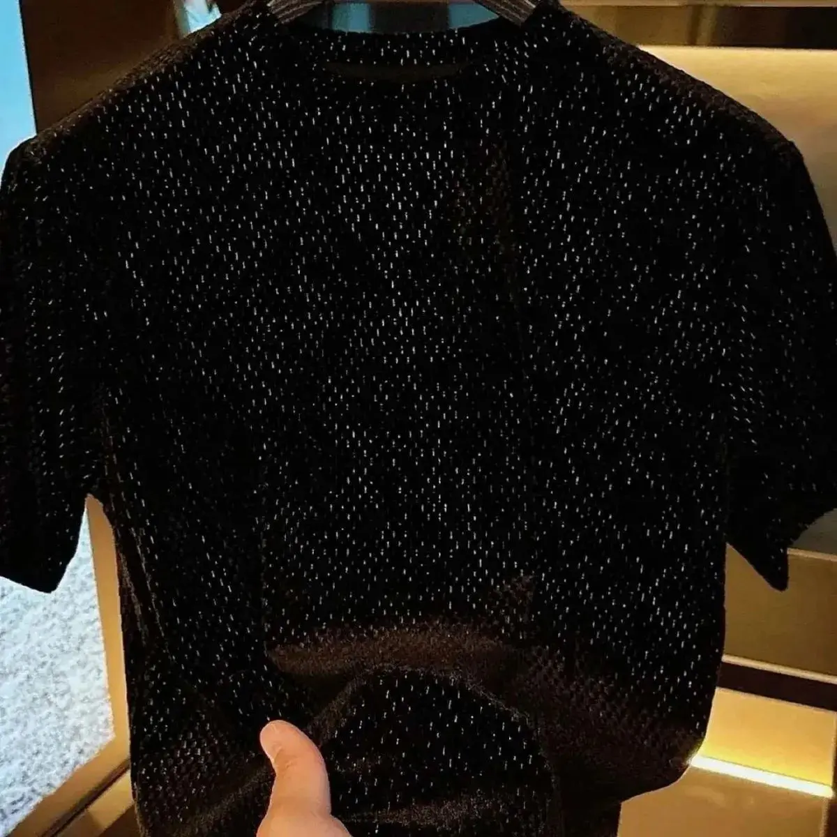 Neues Herren-Basis-T-Shirt Hochwertiges Kurzarm-Shirt in Schwarz und Weiß Lässiger Vielseitiger Old Money Stil Luxuriöses Kurzarm-T-Shirt – Detail 3