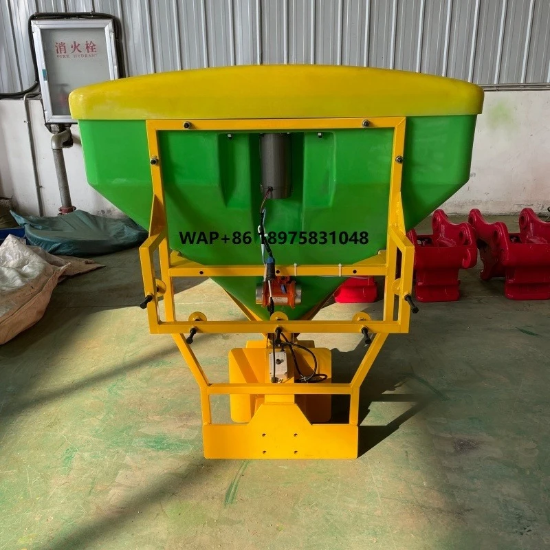 Small capacity deicing and salt sprinkler for municipal road maintenance in winter