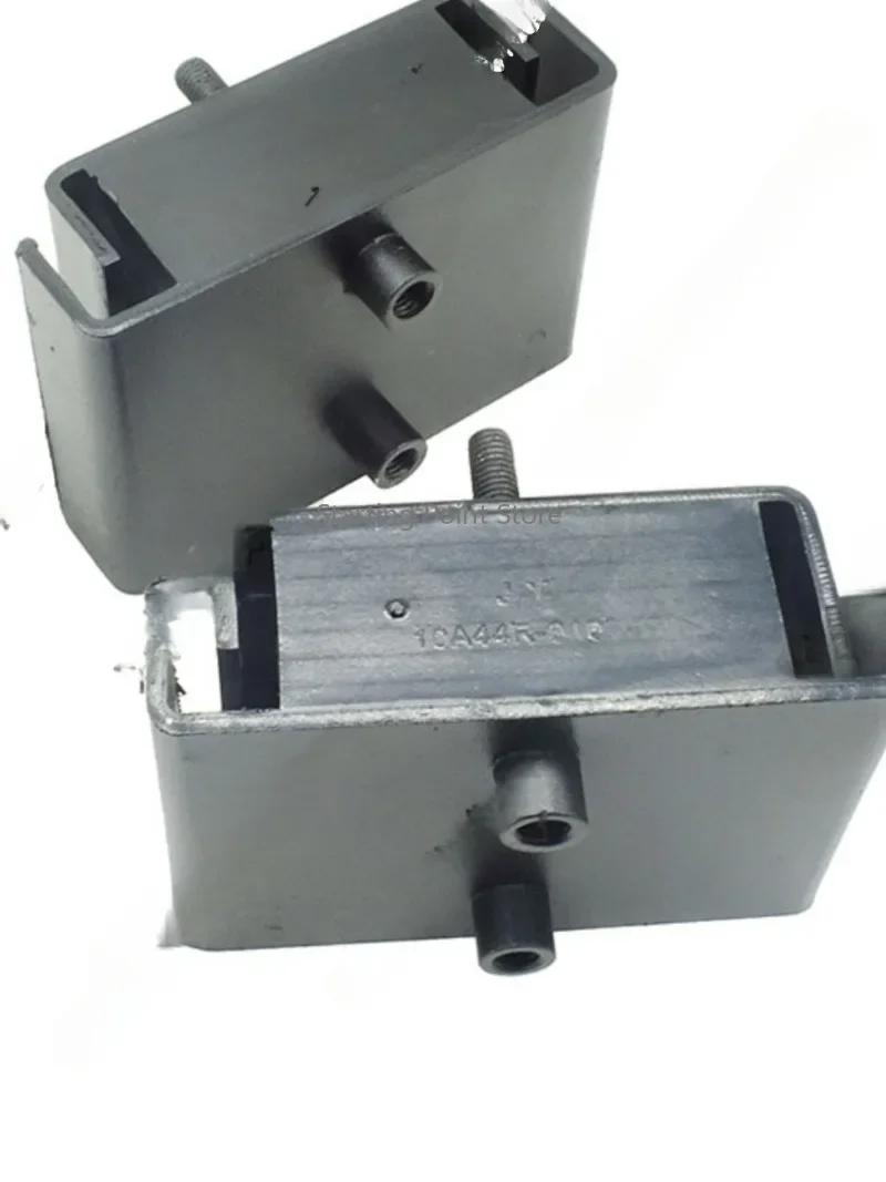 

Suitable for Hualing Heavy Truck Xinghan Ma H6H7H9 Weichai Machine Foot Cushion Rubber Cushion Machine Shock Absorber