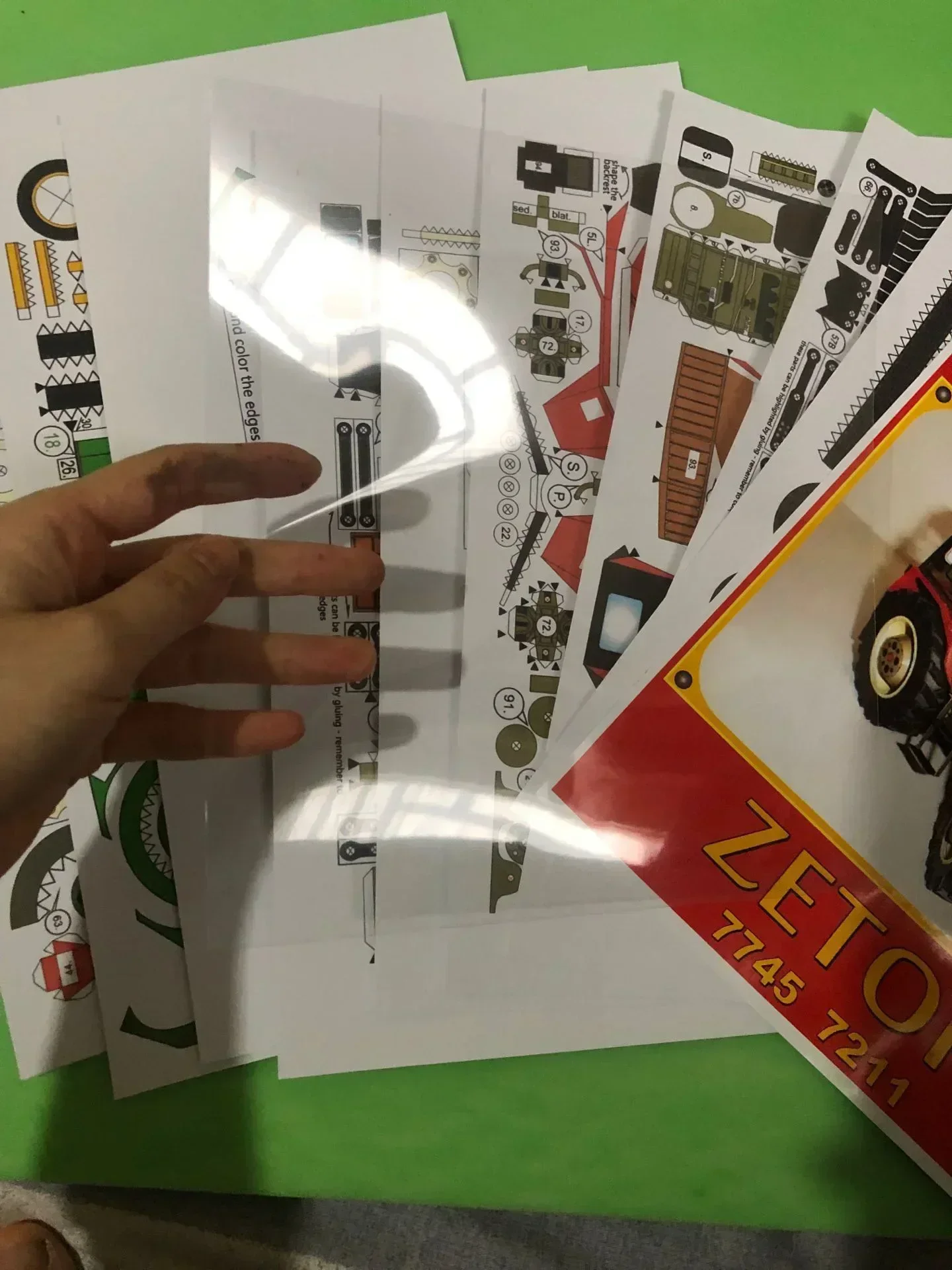 1:32 checo zetor trator engraçado diy 3d cartão de papel conjuntos de construção brinquedos educativos modelo militar presente