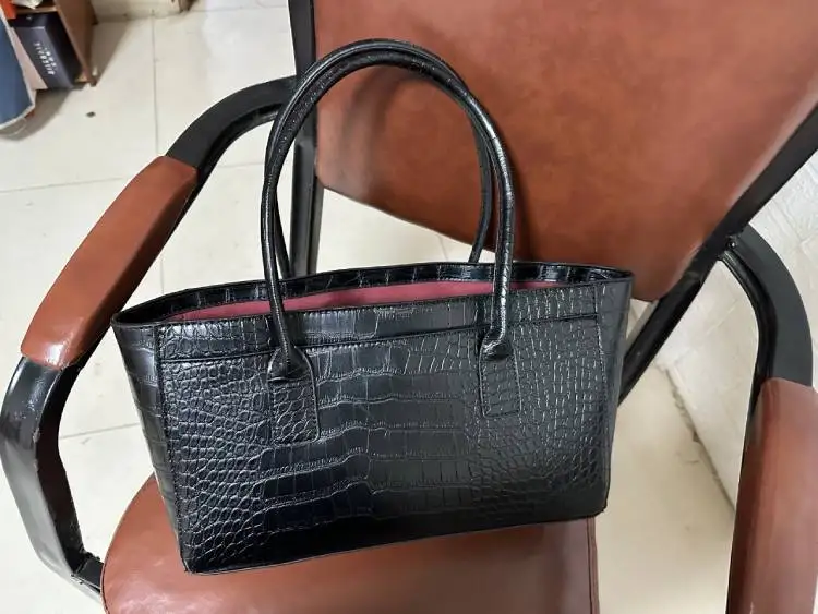 Luxuriöse Ledertasche mit Krokodilmuster, Vintage-Grüne Handtasche mit Großer Kapazität, Magnetverschluss-Clutch Elegante Alltags- und Pendler-Geldbörse – Detail 3