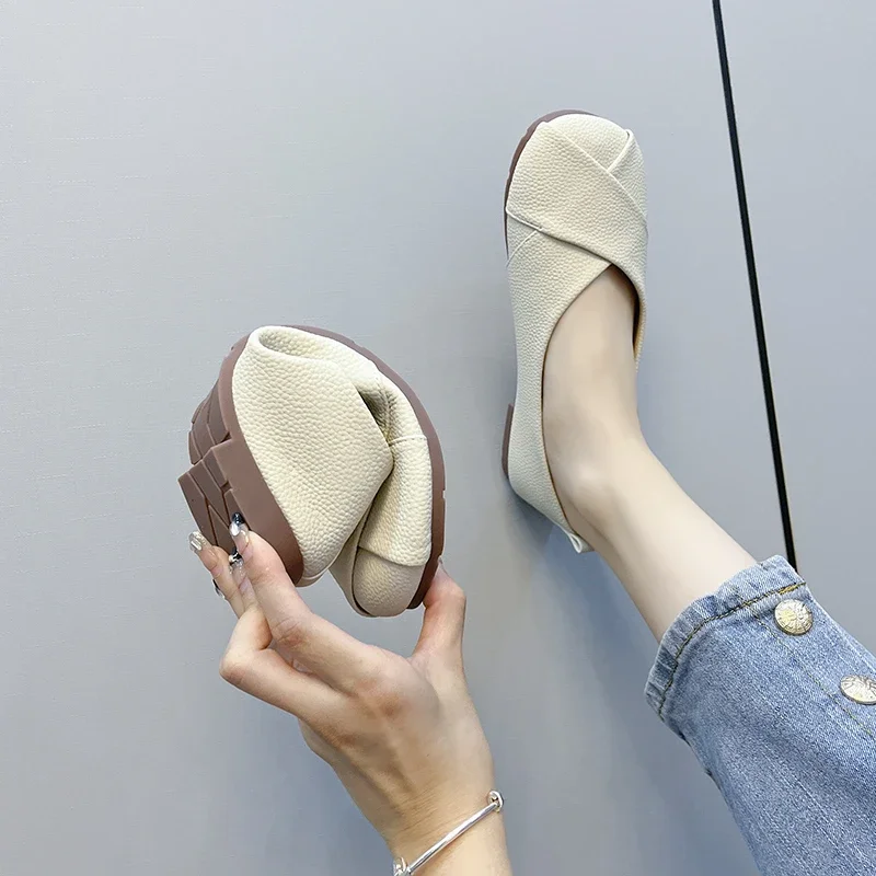 2023 Women Slip-on Leather Loafers Ladies Casual Round Toe Cute Flats Nurse Shoes Sneakers Spring Autumn Fashion Ballet Shoes